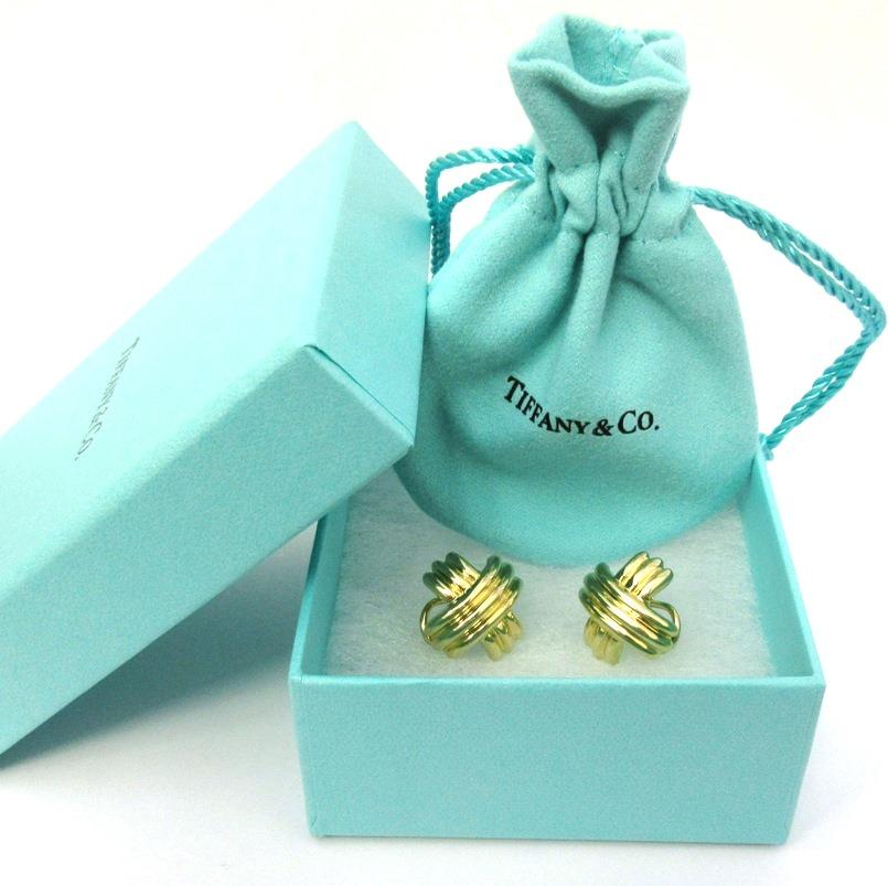 TIFFANY & Co. 18K Gold 18mm Wide Signature X Earrings In Excellent Condition In Los Angeles, CA