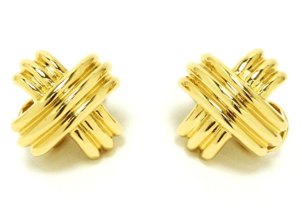 TIFFANY & Co. 18K Gold 19mm Wide Signature X Earrings

Metal: 18K Yellow Gold
Measurement: 19mm(0.75