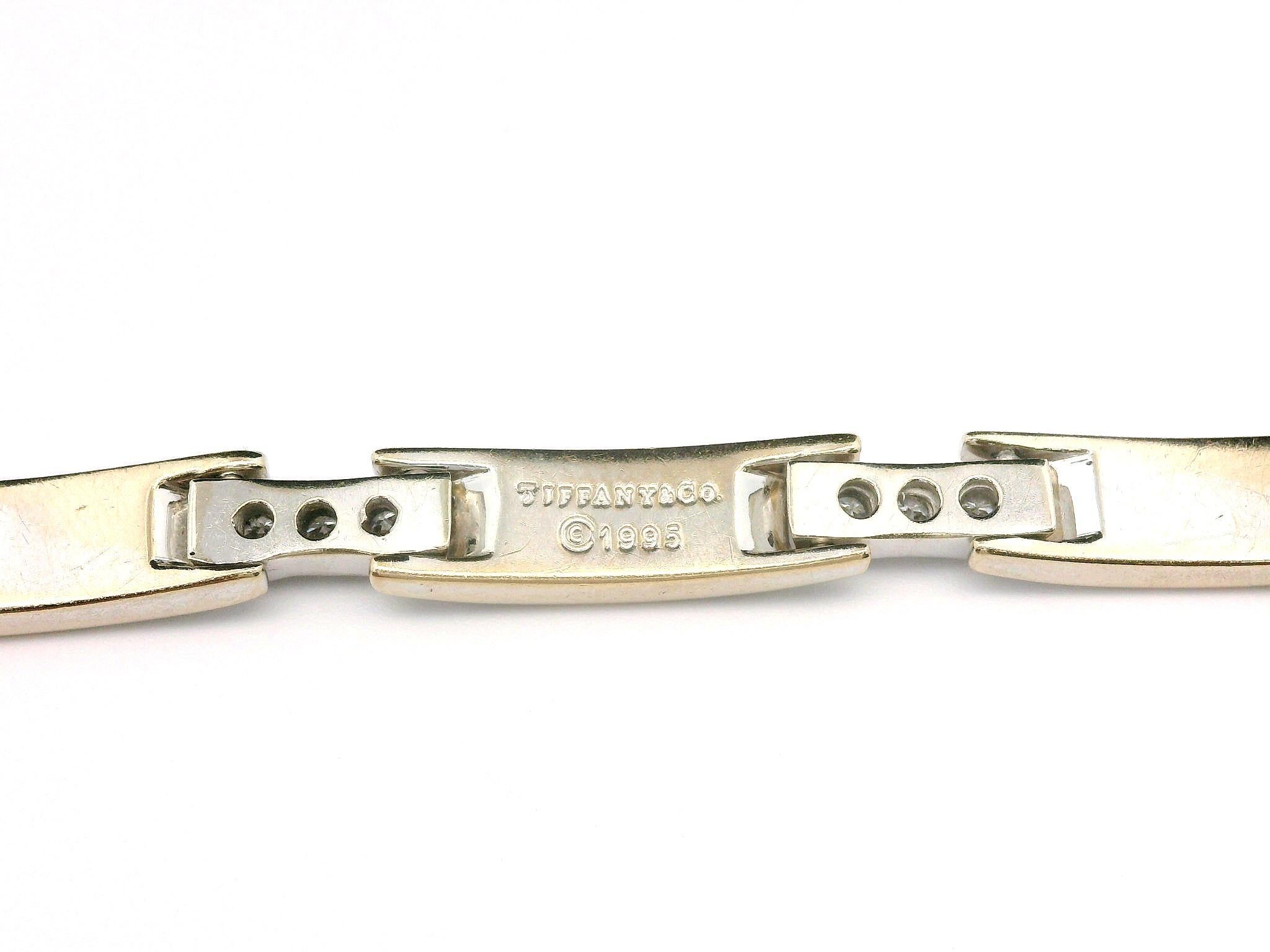 --Stone(s):--
(24) Natural Genuine Diamonds - Round Brilliant Cut - Pave Set - F/G Color - VS1/VS2 Clarity - 1.0ctw (approx.)

Material: 18k Solid White Gold
Weight: 22.04 Grams
Type: Line Link
Chain Length: Measures 6.5 Inches Next to a Ruler. 