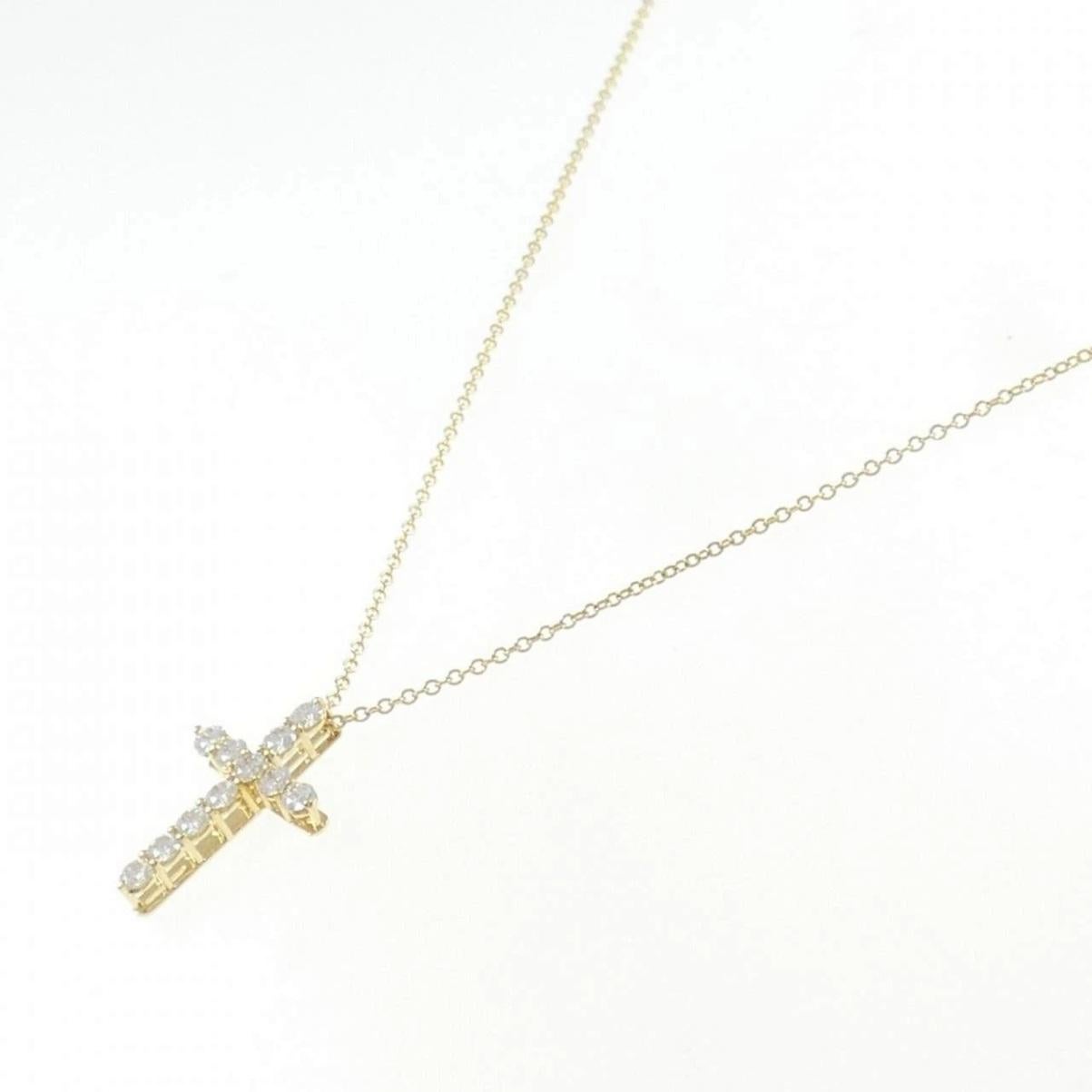 Collana con croce di diamanti TIFFANY & Co. in oro 18 carati da 0,42 carati In condizioni ottime in vendita a Los Angeles, CA