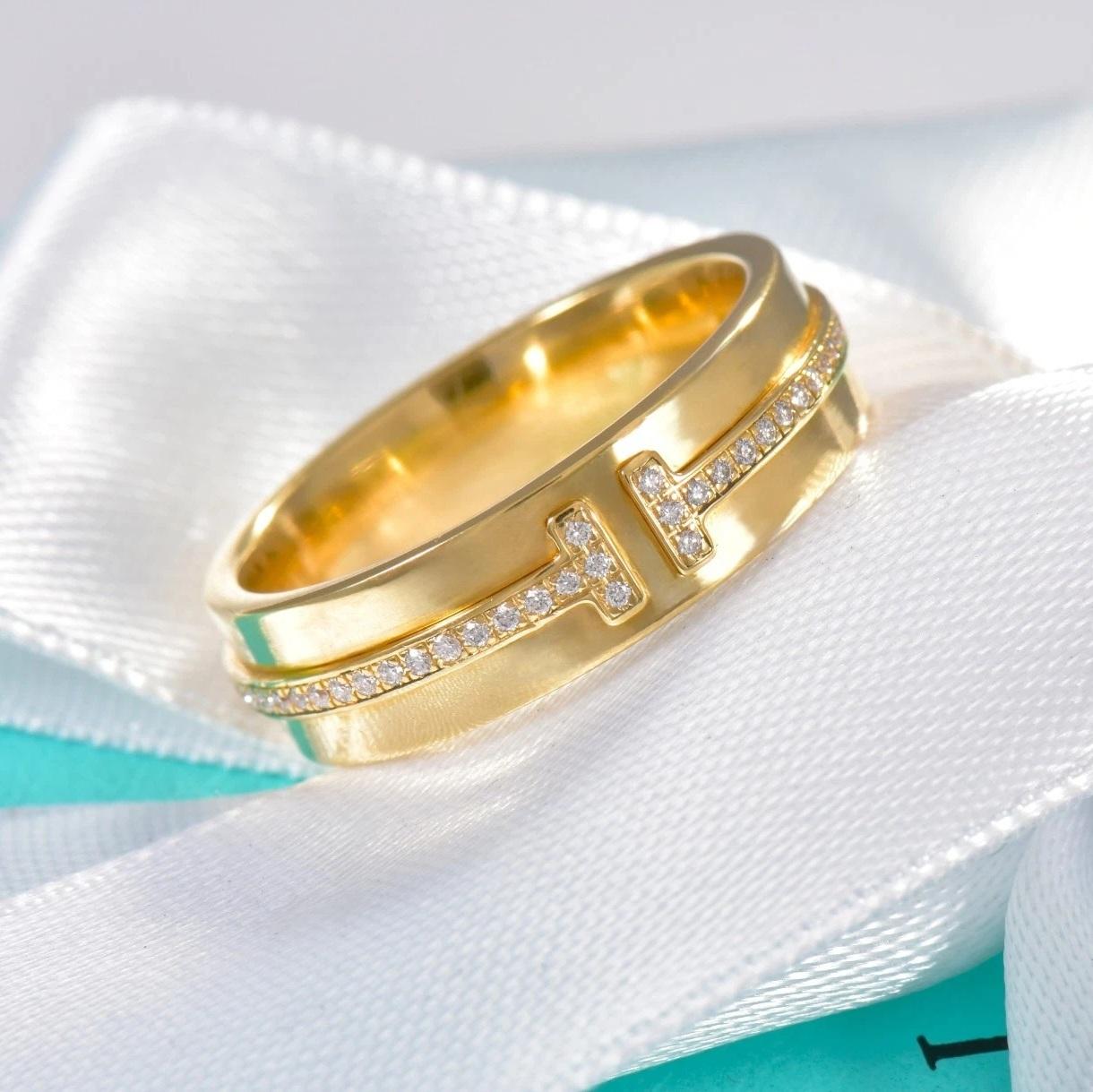 TIFFANY & Co. Anello a T con diamante largo 5,5 mm in oro 18 carati 7 In condizioni ottime in vendita a Los Angeles, CA