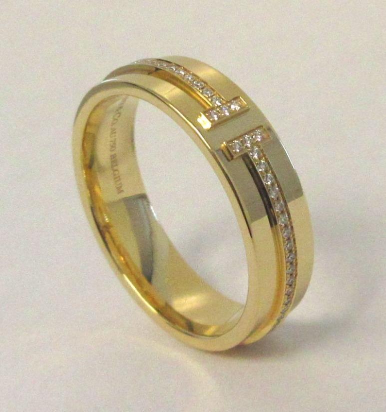 TIFFANY & Co. 18K Gold 5.5mm Wide Diamond T Ring 9 In Excellent Condition For Sale In Los Angeles, CA