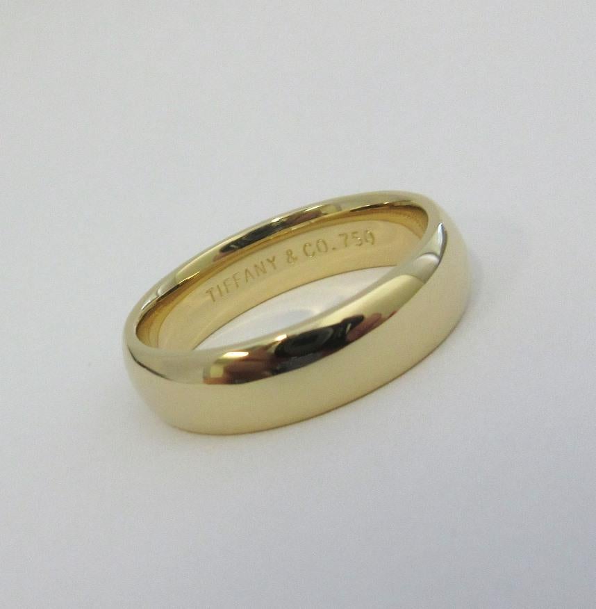 Women's or Men's TIFFANY & Co. 18K Gold 6mm Comfort Fit Wedding Band Ring 10.5 For Sale