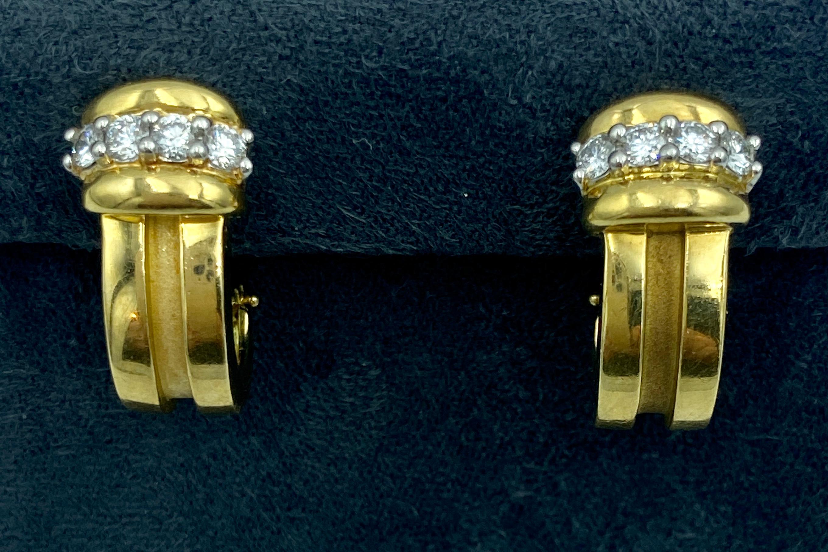 Diese wunderschönen Ohrclips von Tiffany & Co stammen aus dem Jahr 1995. Sie sind aus 18 Karat Gold gefertigt und mit Diamanten verziert. Stilvoll und angenehm zu tragen, sind sie ein Paar Ohrringe, das man nicht mehr ablegen möchte. 