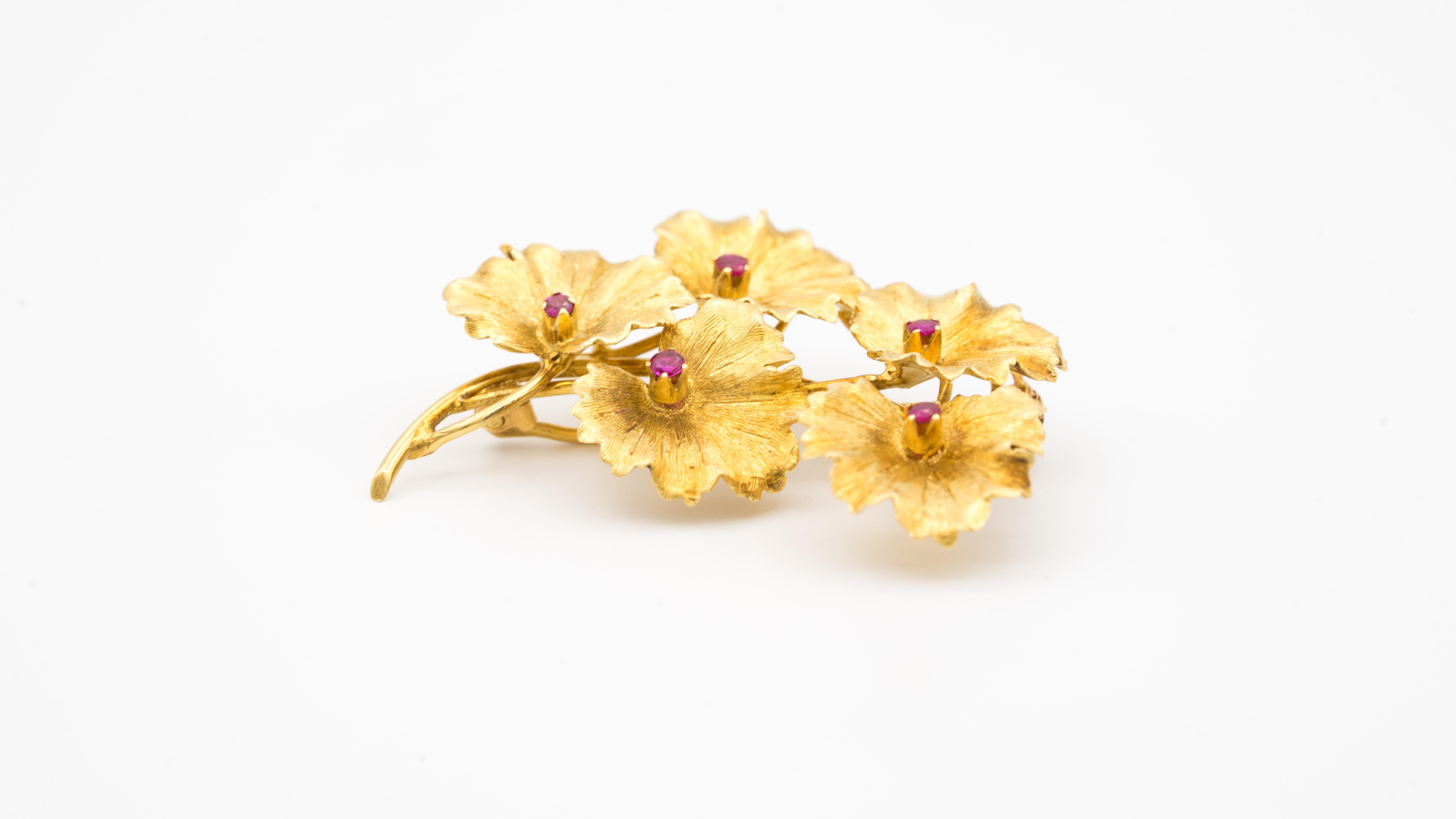 Tiffany & Co. 18 Karat Gold and Ruby Leaves Brooch, circa 1950s In Good Condition In New York, NY