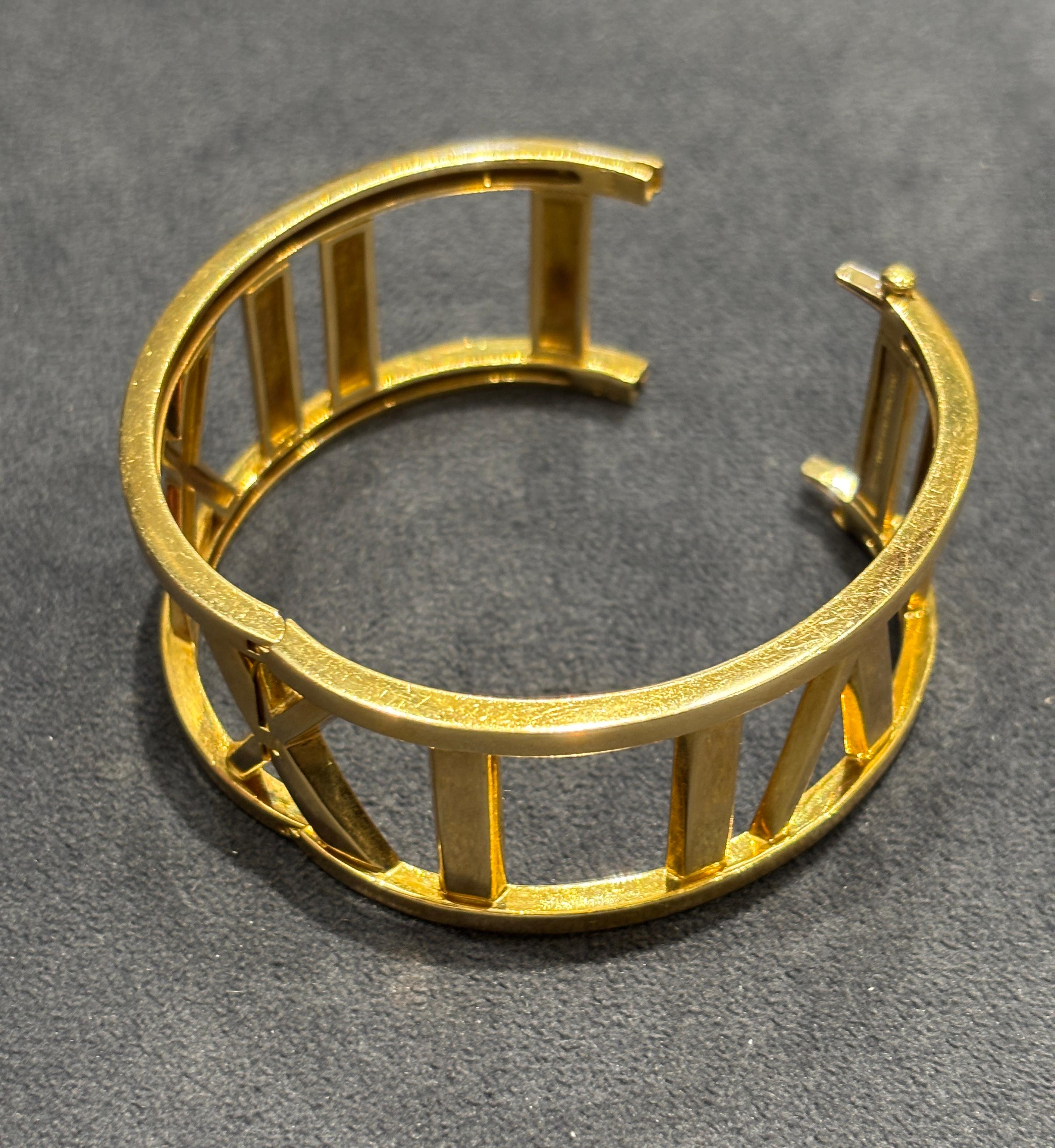 Tiffany & Co 18k gold Atlas bangle In Good Condition For Sale In London, GB
