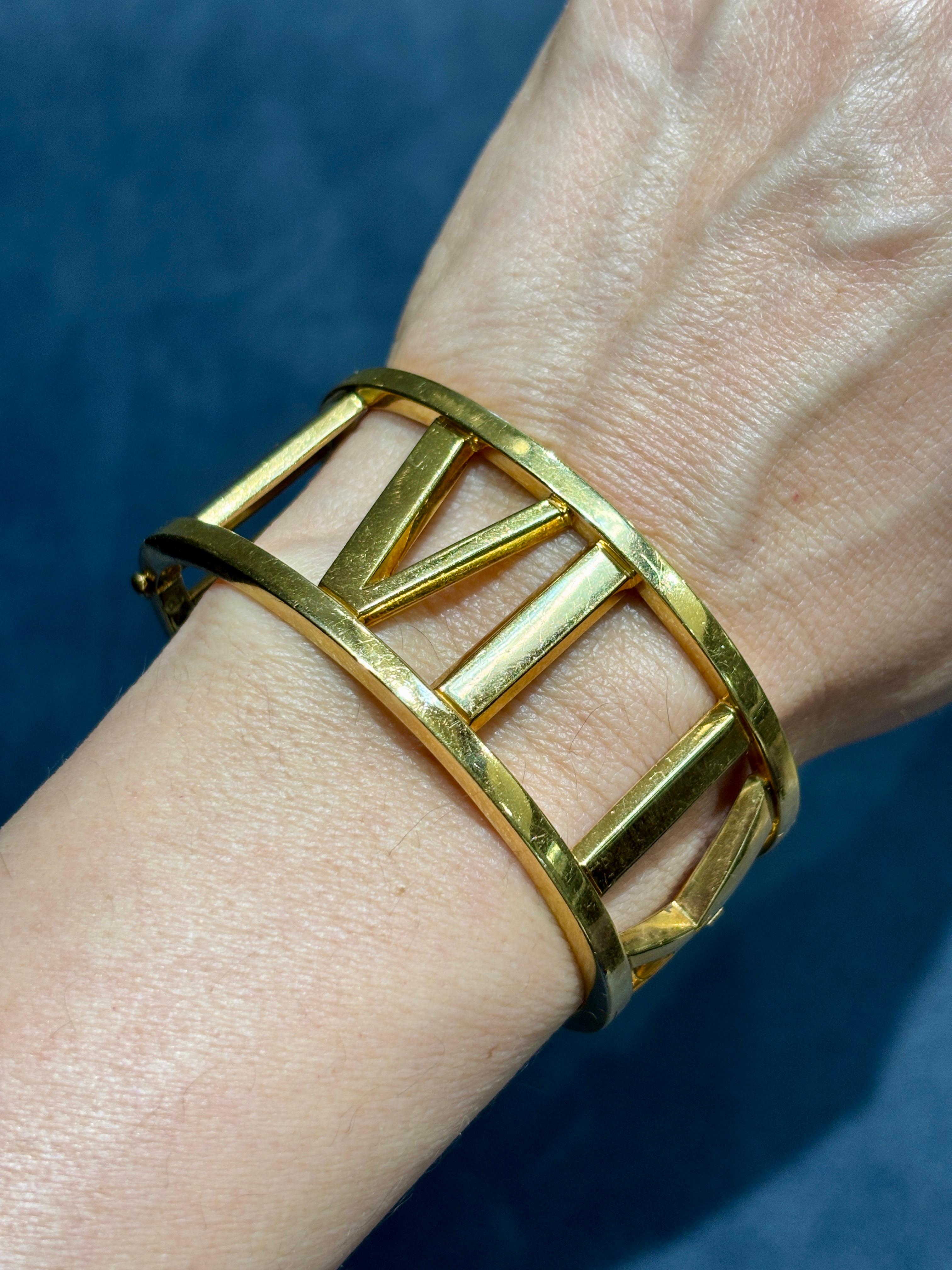 Women's or Men's Tiffany & Co 18k gold Atlas bangle For Sale