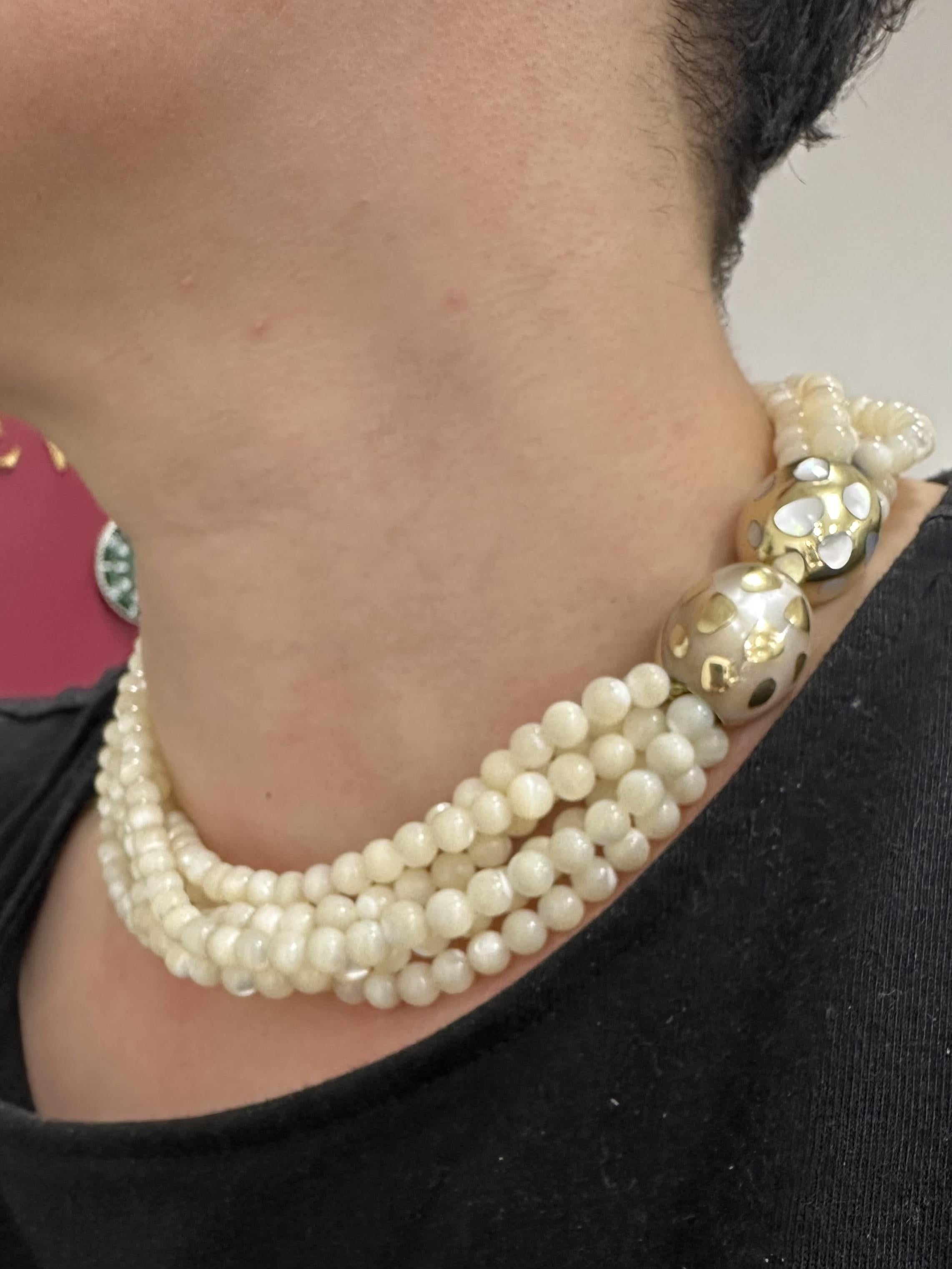 Perlina Tiffany & Co. Collana di perle intarsiate in madreperla a più fili con chiusura in oro 18k in vendita