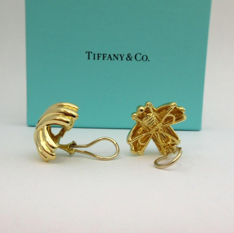 Tiffany & Co. 18k Gold Clip-On Signature X Earrings Extra Large In Good Condition For Sale In Los Angeles, CA