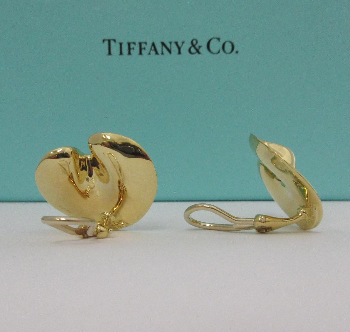 TIFFANY & Co. 18K Gold Clip-On Lily Pad Earrings Large For Sale 1