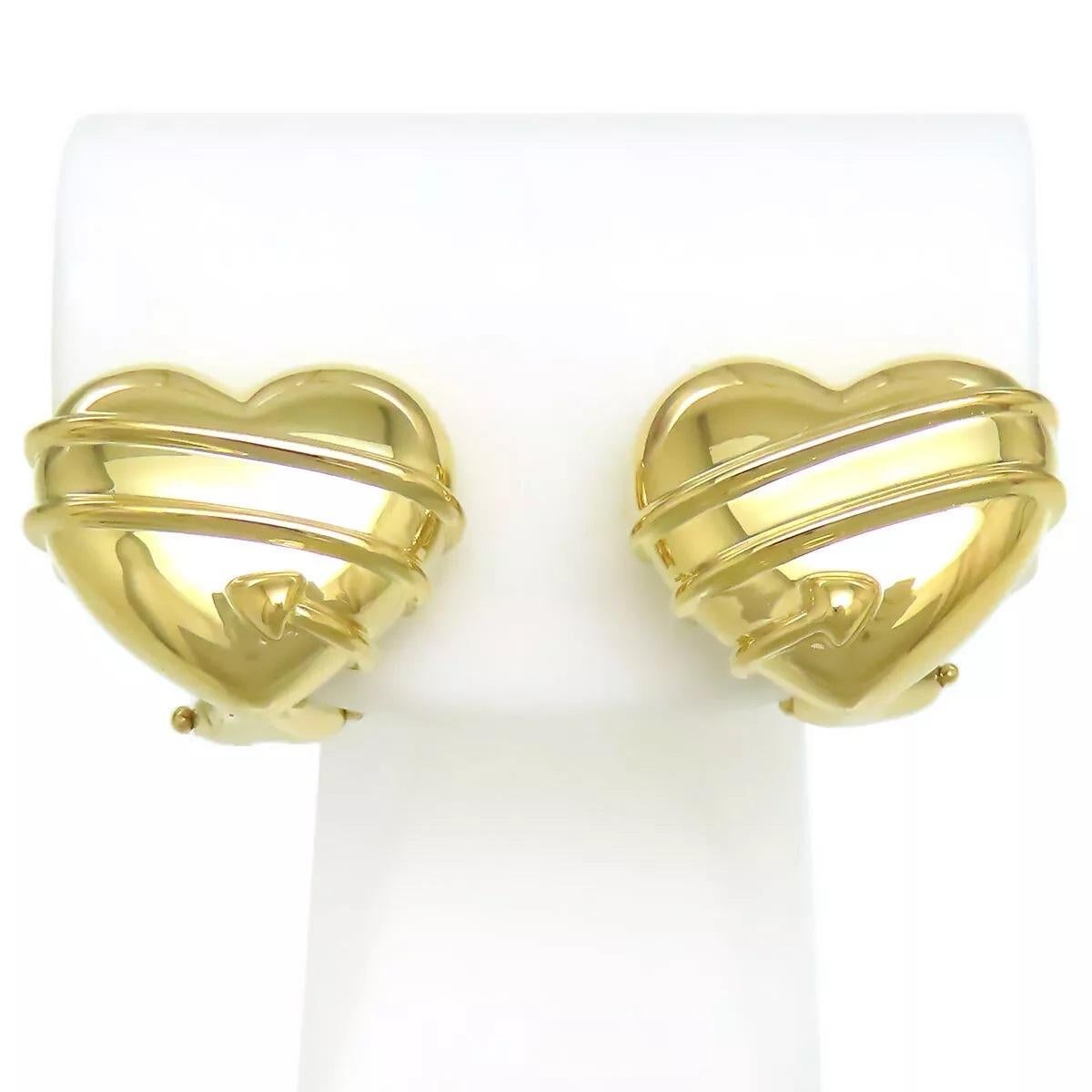 Round Cut TIFFANY & Co. 18K Gold Cupid Arrow Heart Earrings For Sale