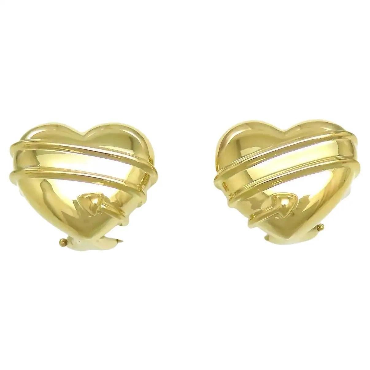 TIFFANY & Co. 18K Gold Cupid Arrow Heart Earrings For Sale 1