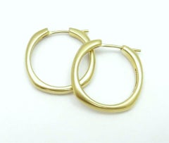 TIFFANY & Co. 18K Gold Cushion Hoop Earrings