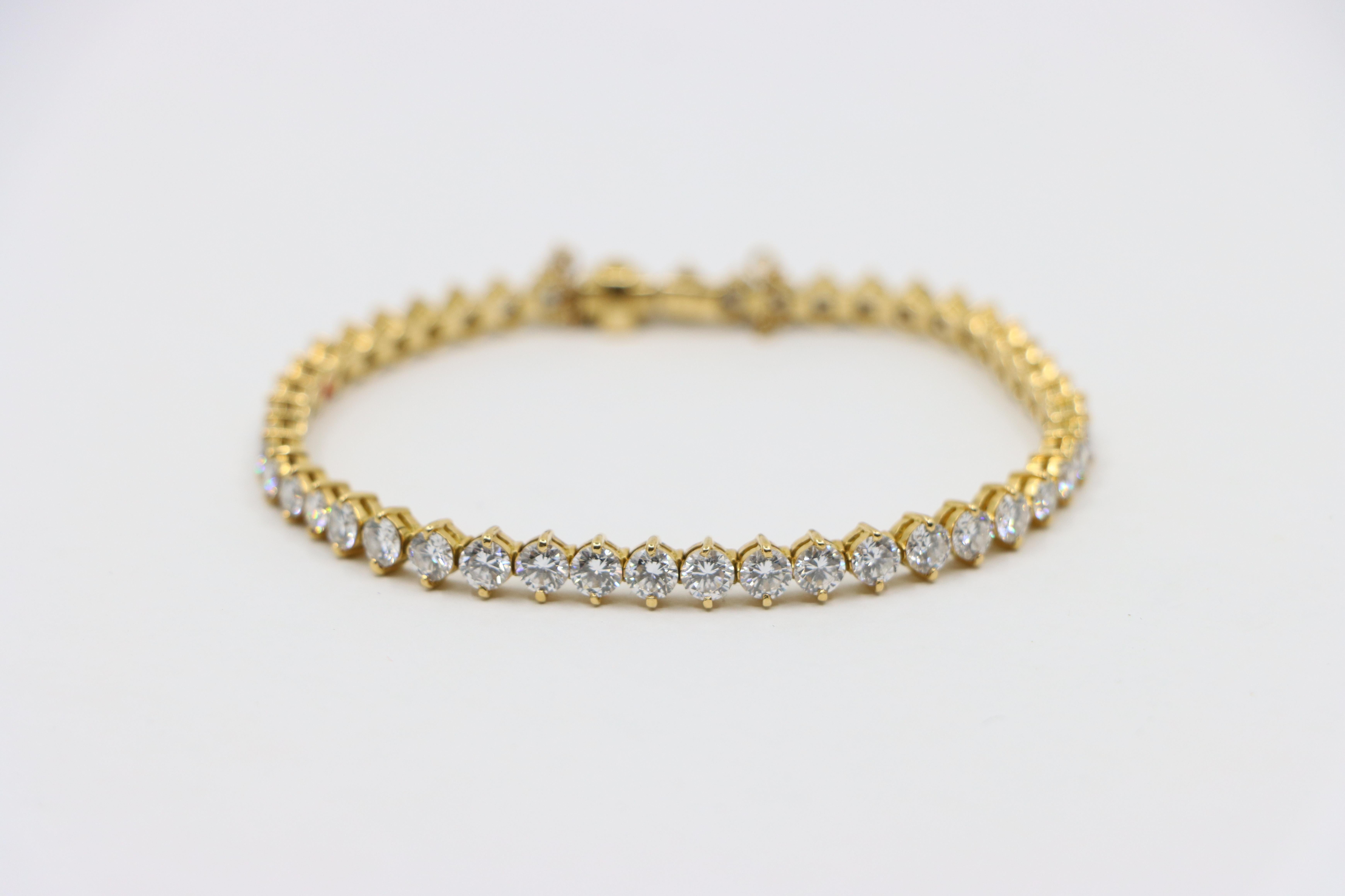 Tiffany & Co. Bracelet en or 18 carats avec diamants Bon état - En vente à Flushing, NY