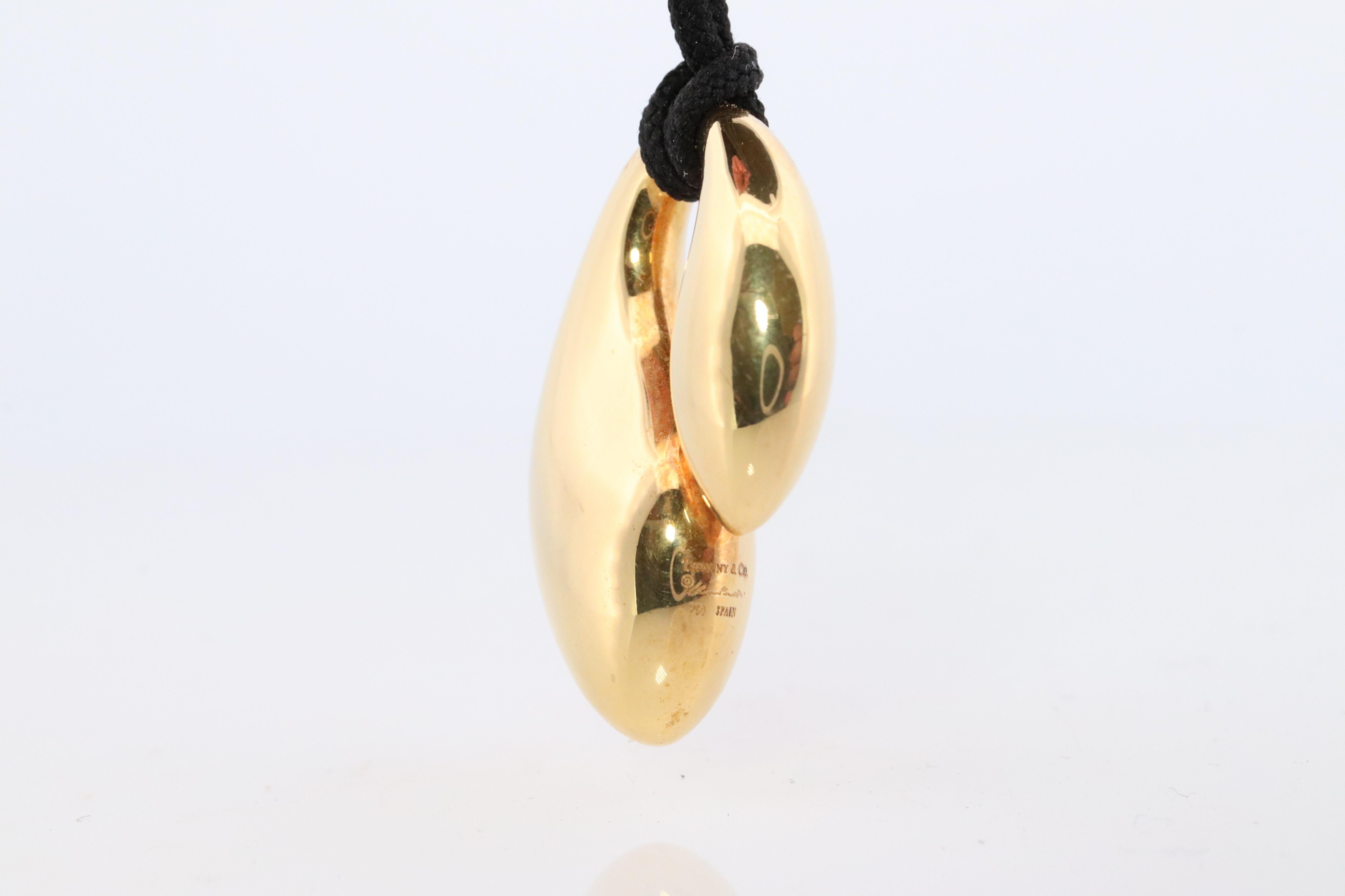 Tiffany & Co. 18k Gold Double Tear 1977 Cable Pendant Necklace In Good Condition For Sale In Port Charlotte, FL