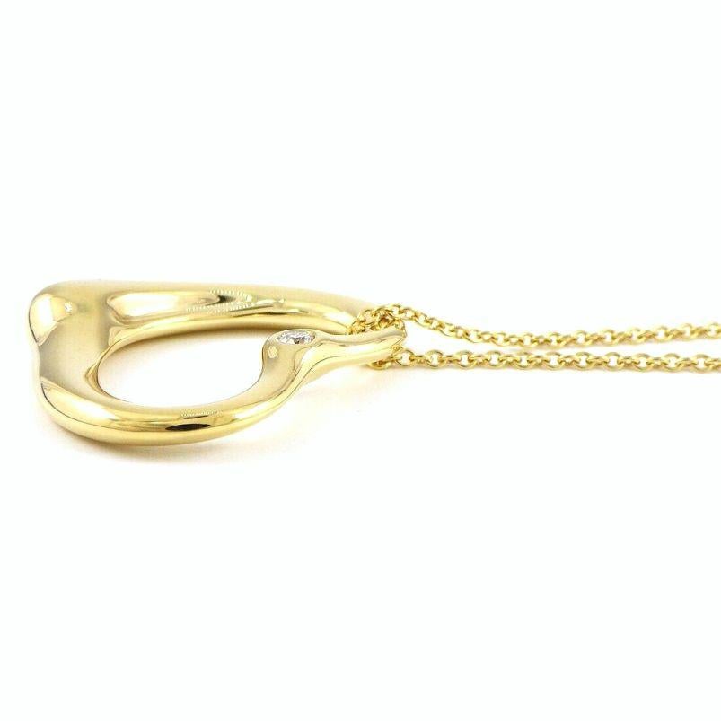 TIFFANY & Co. Elsa Peretti Halskette mit offenem Herzanhänger, 18 Karat Gold 1 Diamant 22 mm  (Rundschliff) im Angebot