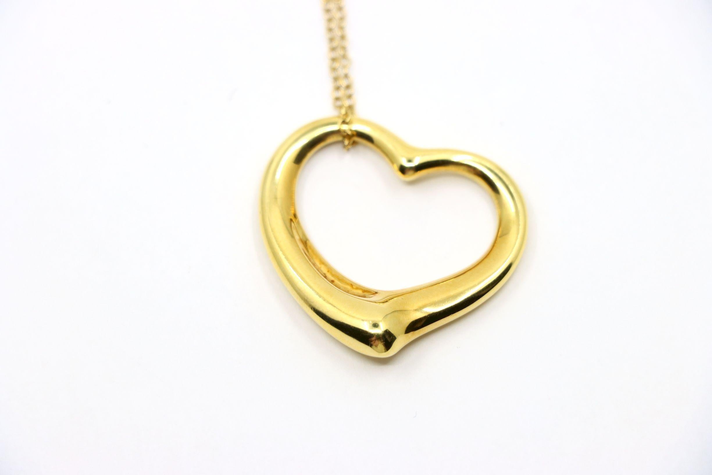 Tiffany & Co., collier pendentif Elsa Peretti Open Heart en or 18 carats en vente 9