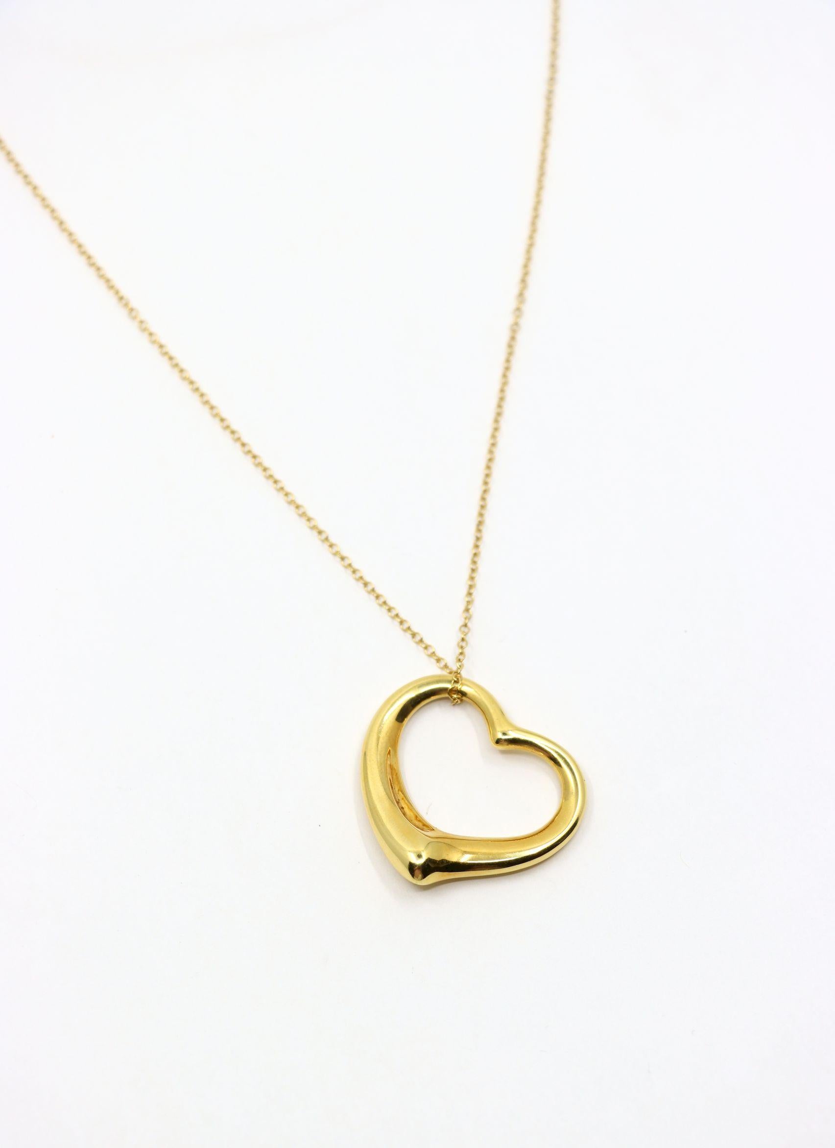 Tiffany & Co., collier pendentif Elsa Peretti Open Heart en or 18 carats en vente 3