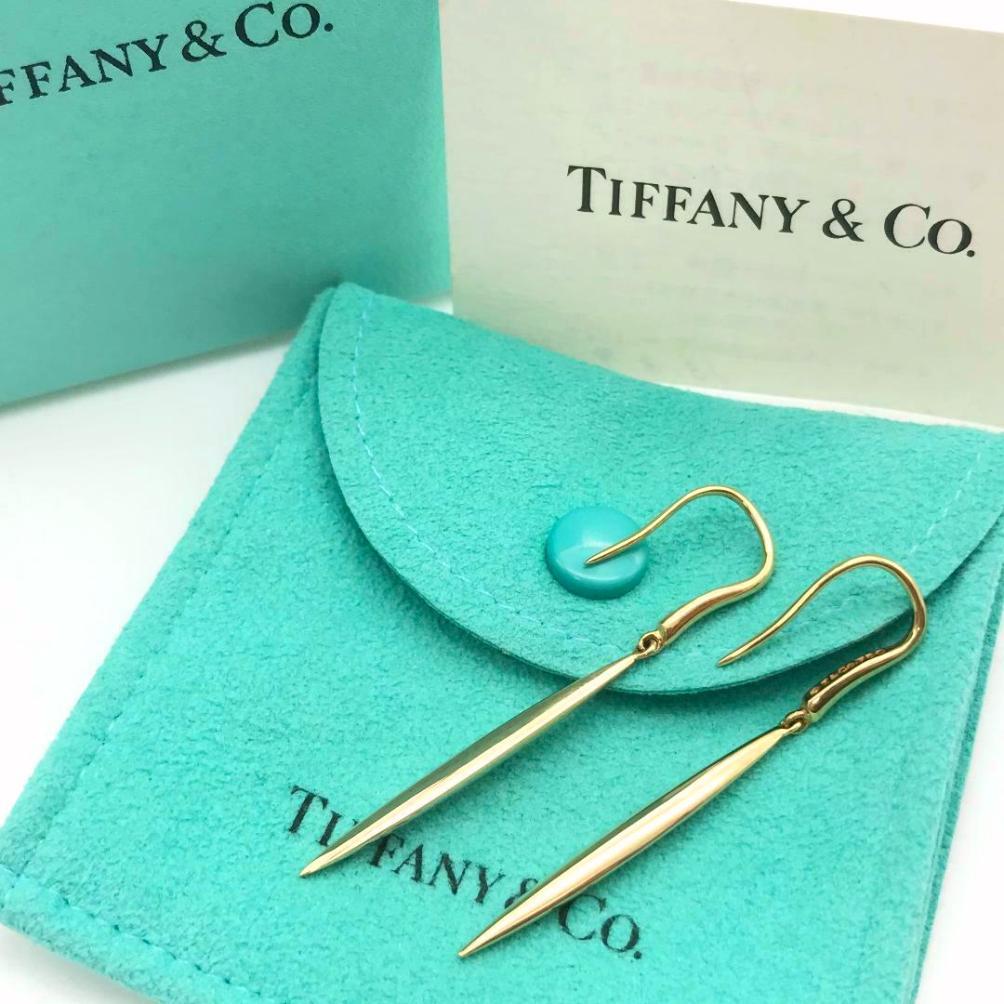 TIFFANY & Co. 18K Gold Feather Earrings For Sale 1