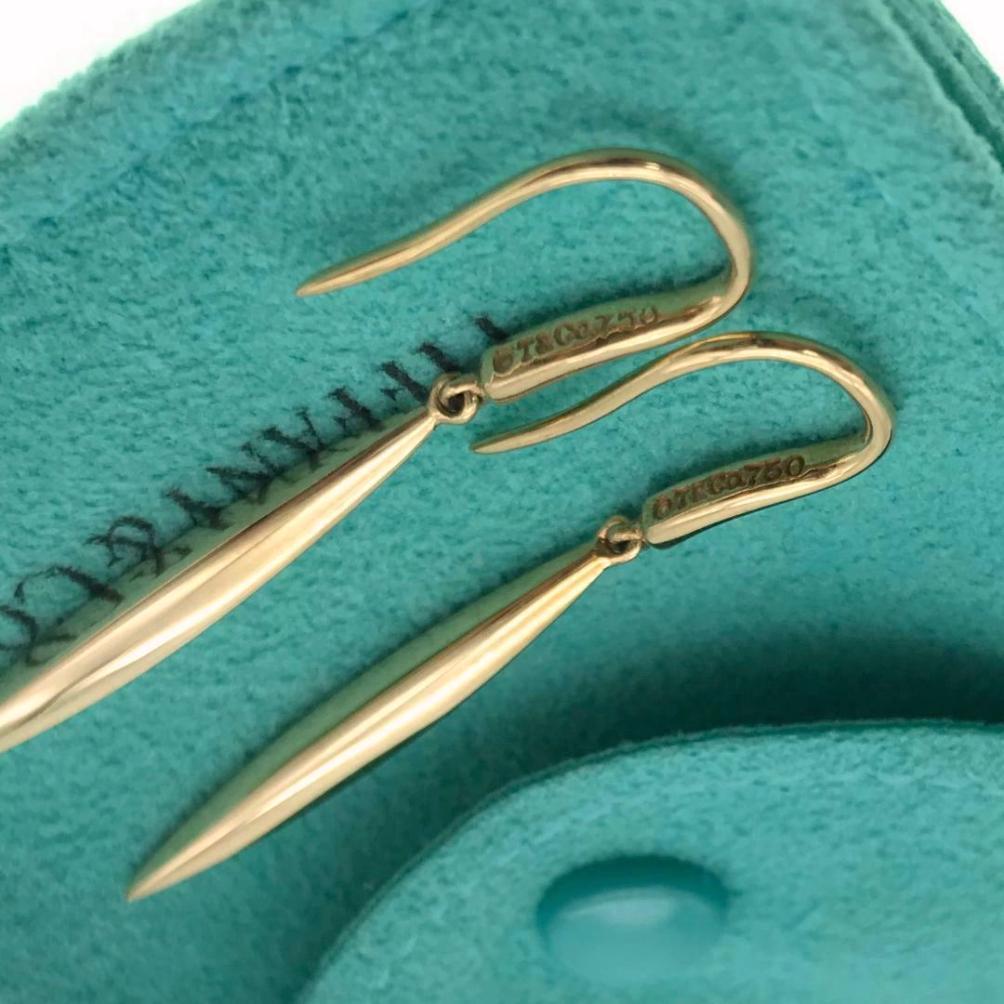 TIFFANY & Co. 18K Gold Feather Earrings For Sale 2