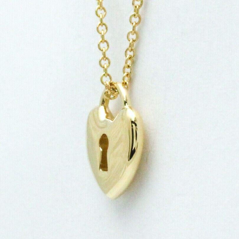 TIFFANY & Co. 18K Gold Heart Lock Pendant Necklace In Excellent Condition For Sale In Los Angeles, CA