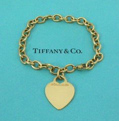 TIFFANY & Co. Pulsera de oro de 18 quilates con colgante de corazón 8 pulg.
