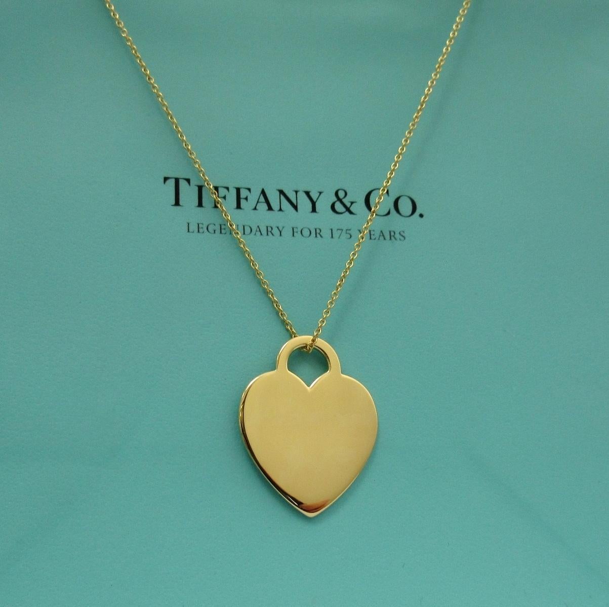 TIFFANY & Co. 18K Gold Heart Tag Pendant Necklace Large Size For Sale 1
