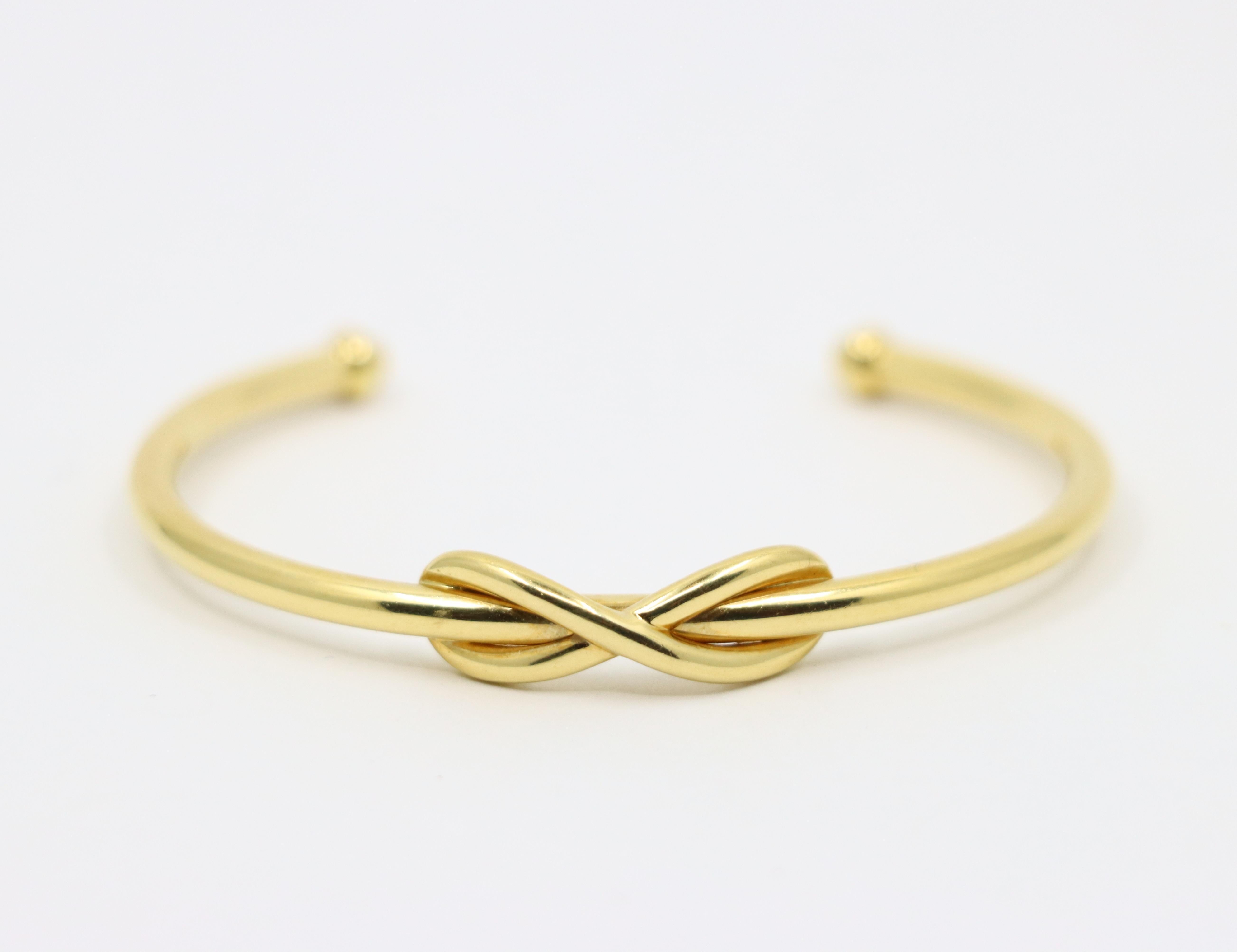 Tiffany & Co. 18K Gold Infinity Cuff Bracelet In Good Condition For Sale In Flushing, NY
