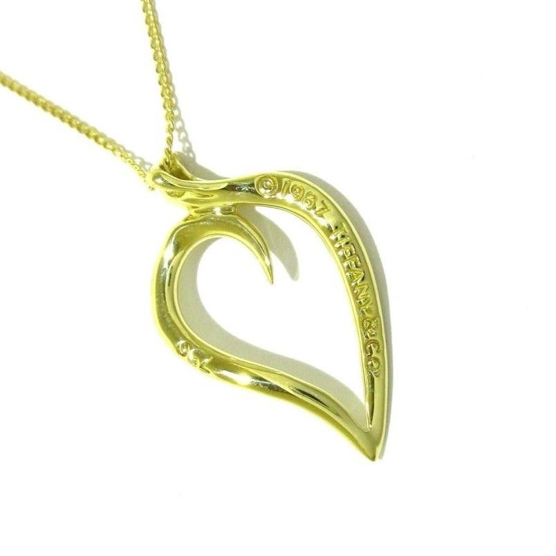 Tiffany & Co. 18k Gold Leaf Heart Pendant Necklace In Excellent Condition For Sale In Los Angeles, CA