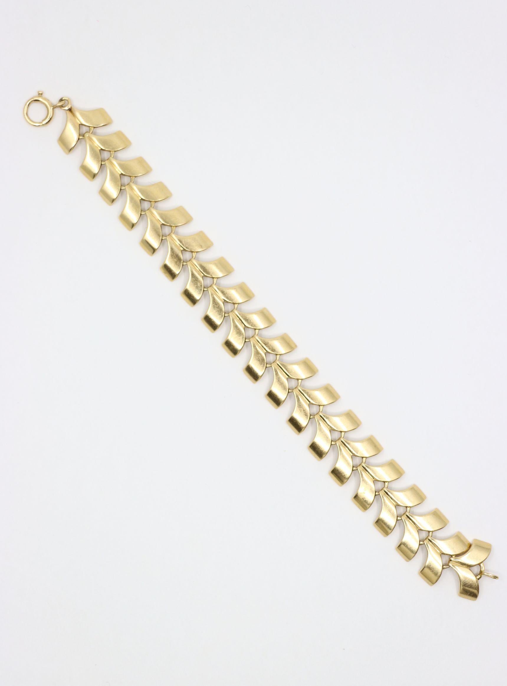 Tiffany & Co. 18K Gold Link Bracelet In Good Condition For Sale In Flushing, NY