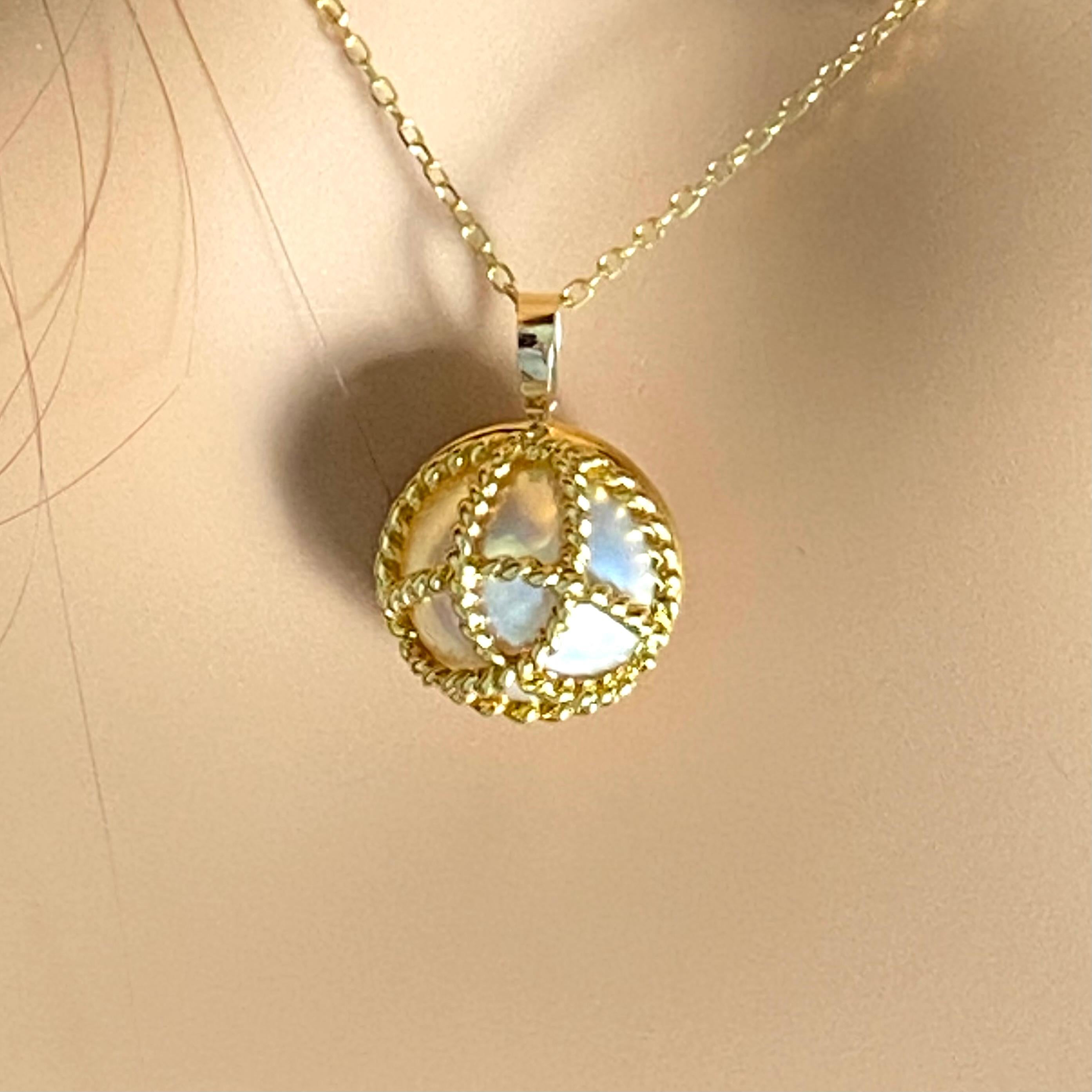 Tiffany Co 18K Gold Mabe Pearl Ribbed Gold Pendant Necklace For Sale 11