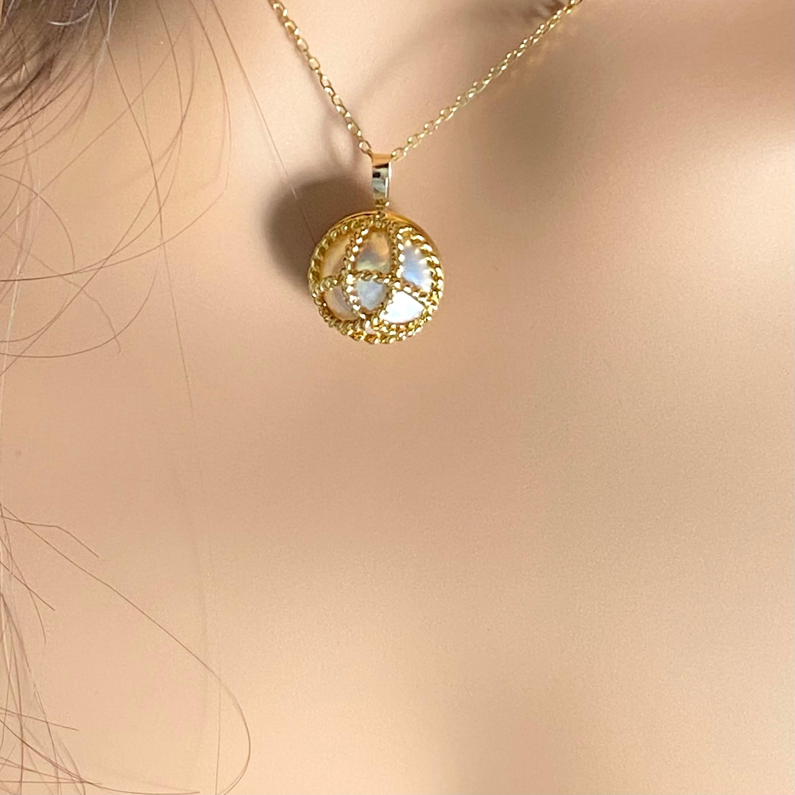 Tiffany Co 18K Gold Mabe Pearl Ribbed Gold Pendant Necklace For Sale 7