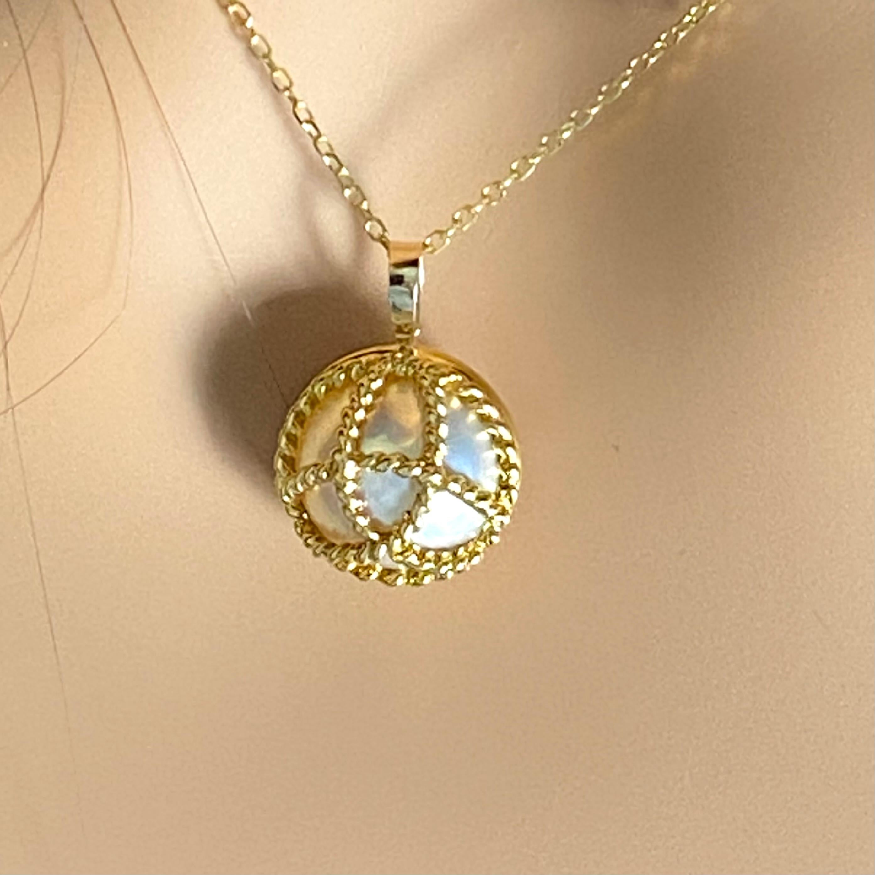 Tiffany Co 18K Gold Mabe Pearl Ribbed Gold Pendant Necklace For Sale 8