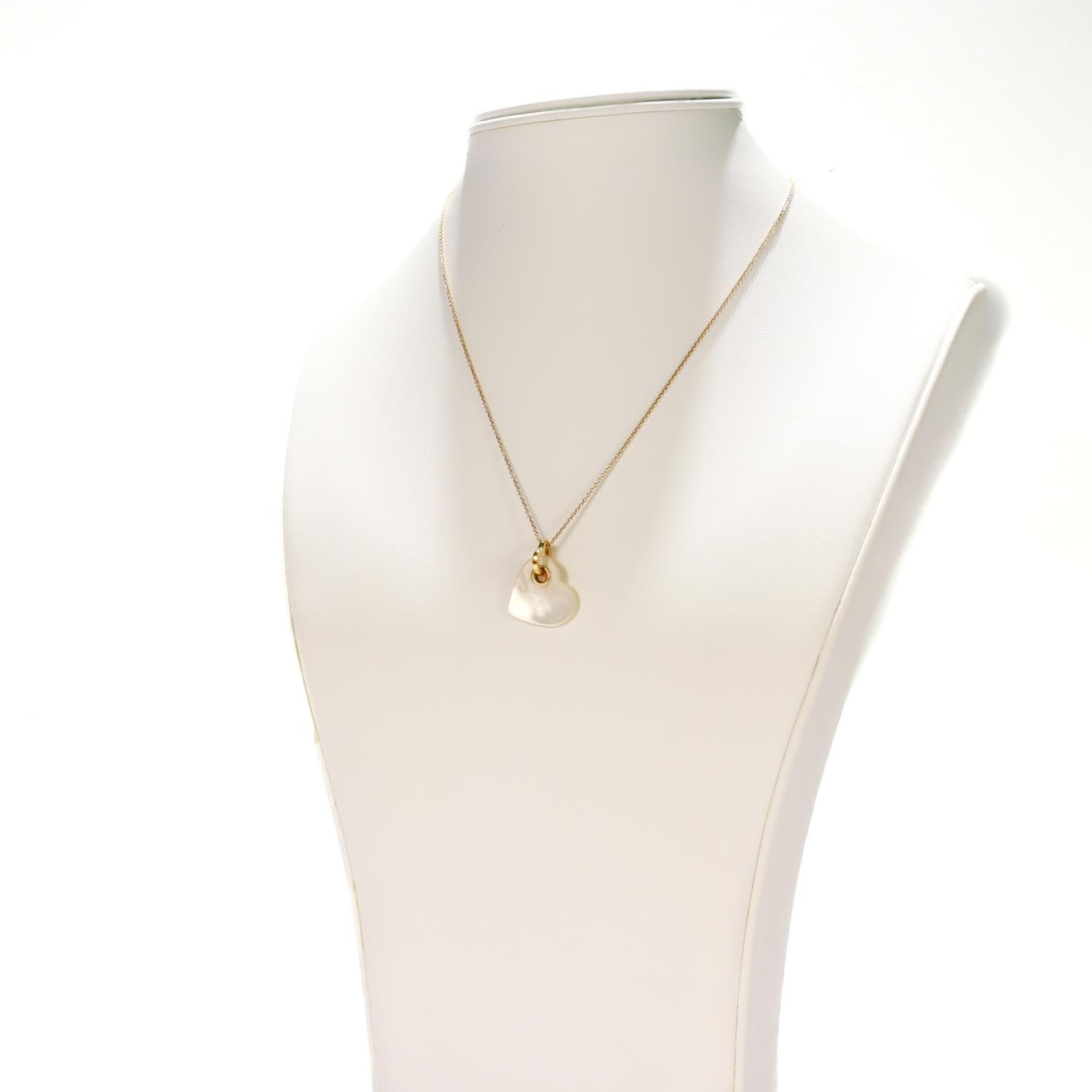 Collana con doppi cuori in oro 18k e madreperla di Tiffany & Co. in vendita 8
