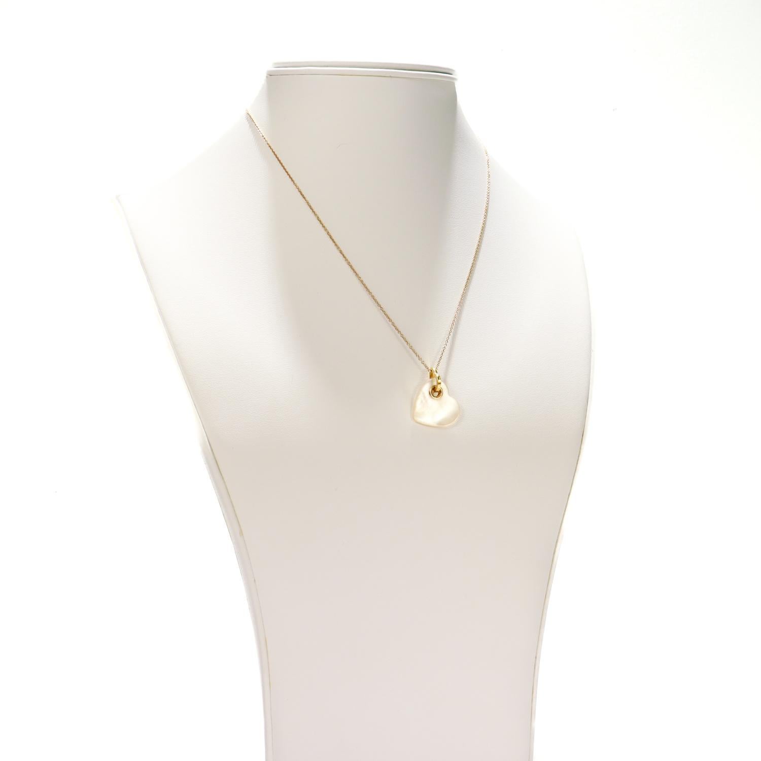 Collana con doppi cuori in oro 18k e madreperla di Tiffany & Co. in vendita 10