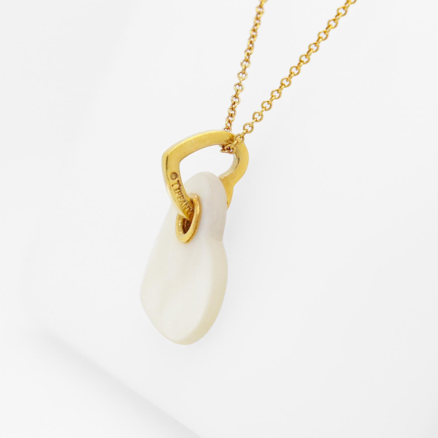 Donna Collana con doppi cuori in oro 18k e madreperla di Tiffany & Co. in vendita