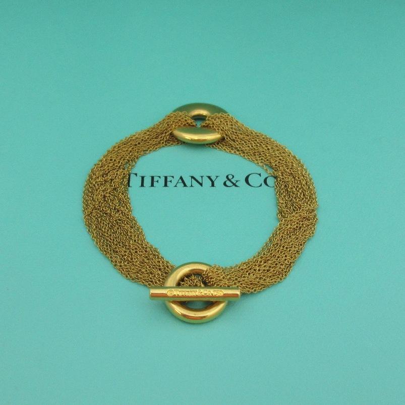TIFFANY & Co. Bracelet à bascule en or 18K à plusieurs brins en maille et cercle Excellent état - En vente à Los Angeles, CA