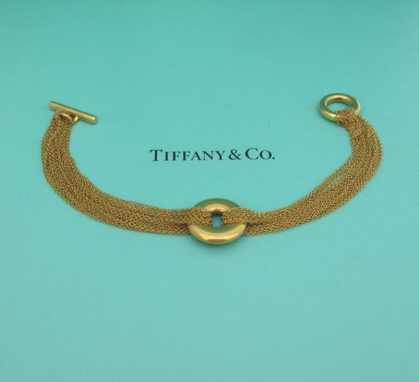 TIFFANY & Co. 18K Gold Multi Strand Mesh Circle Toggle Bracelet In Excellent Condition For Sale In Los Angeles, CA