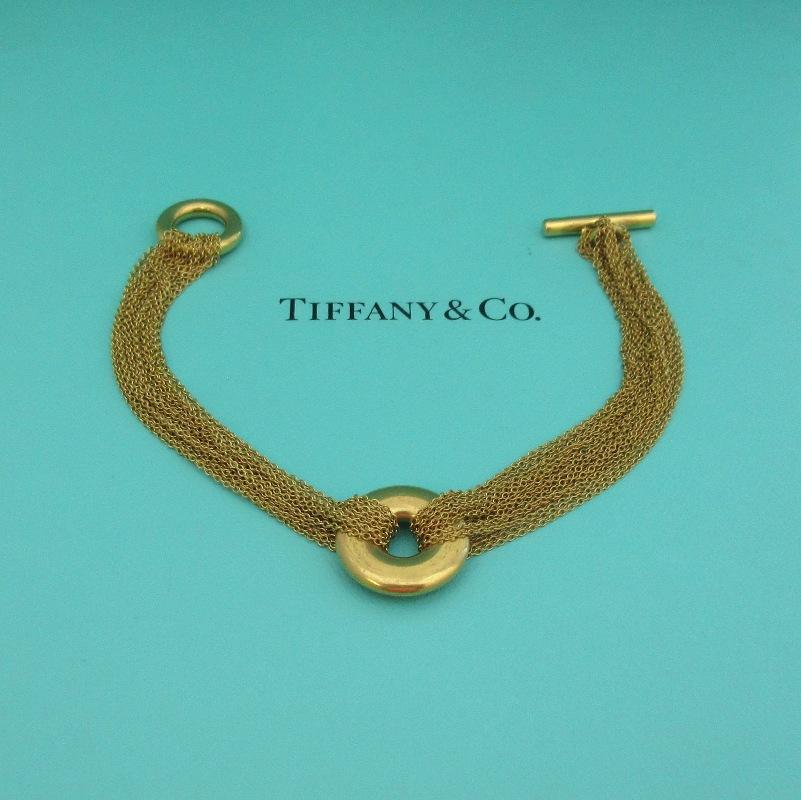 TIFFANY & Co. 18K Gold Multi Strand Mesh Circle Toggle Bracelet For Sale 2