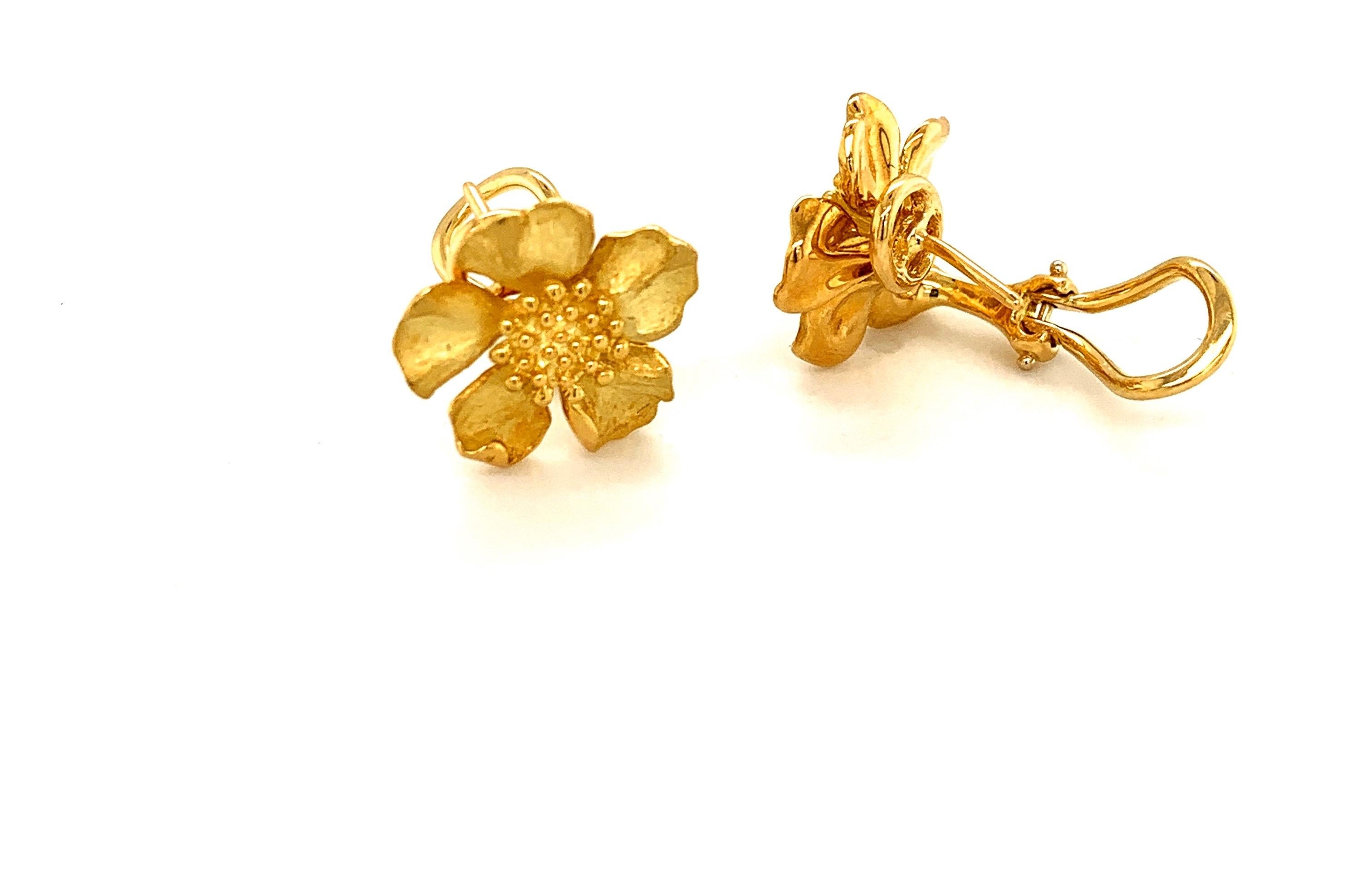 Jewellery Earrings Stud Earrings Solid 9ct Gold Flower stud Earrings Daffodils with FREE gift box 