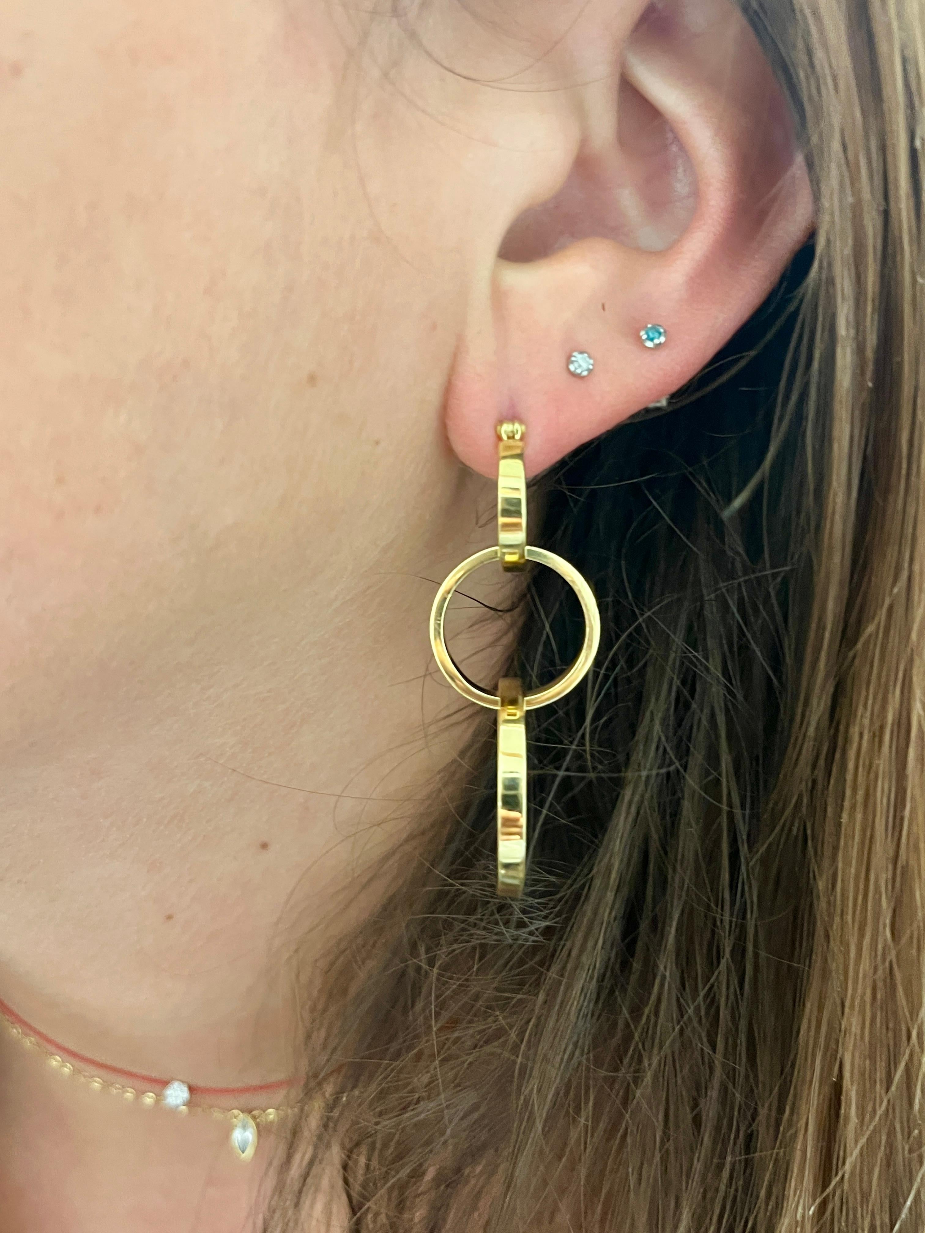 Modern Tiffany & Co. 18K Gold Paloma Picasso 3 Ring Interlocking Hoop Earrings