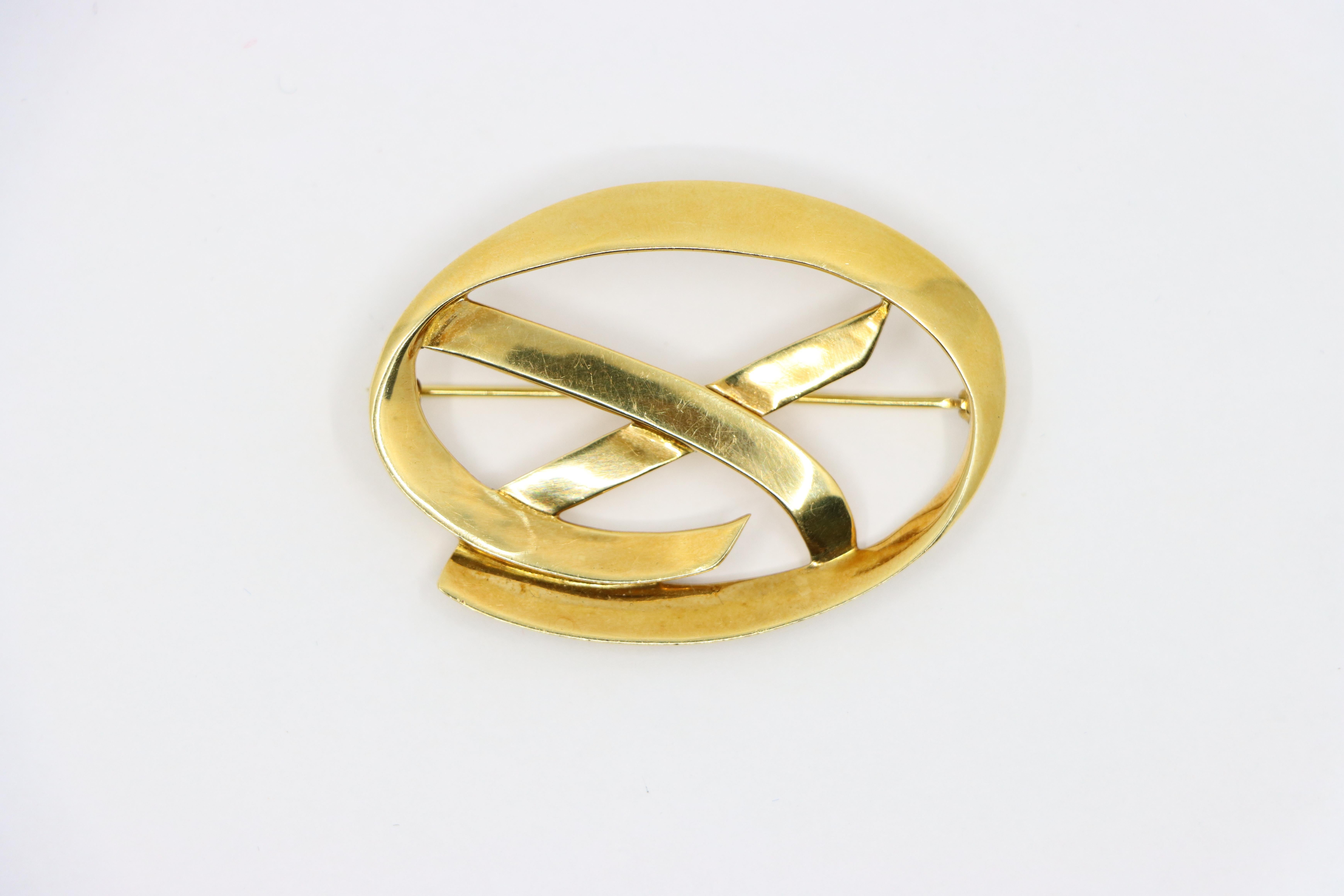 Tiffany & Co. 18K Gold Paloma Picasso Kiss Brooch For Sale 1
