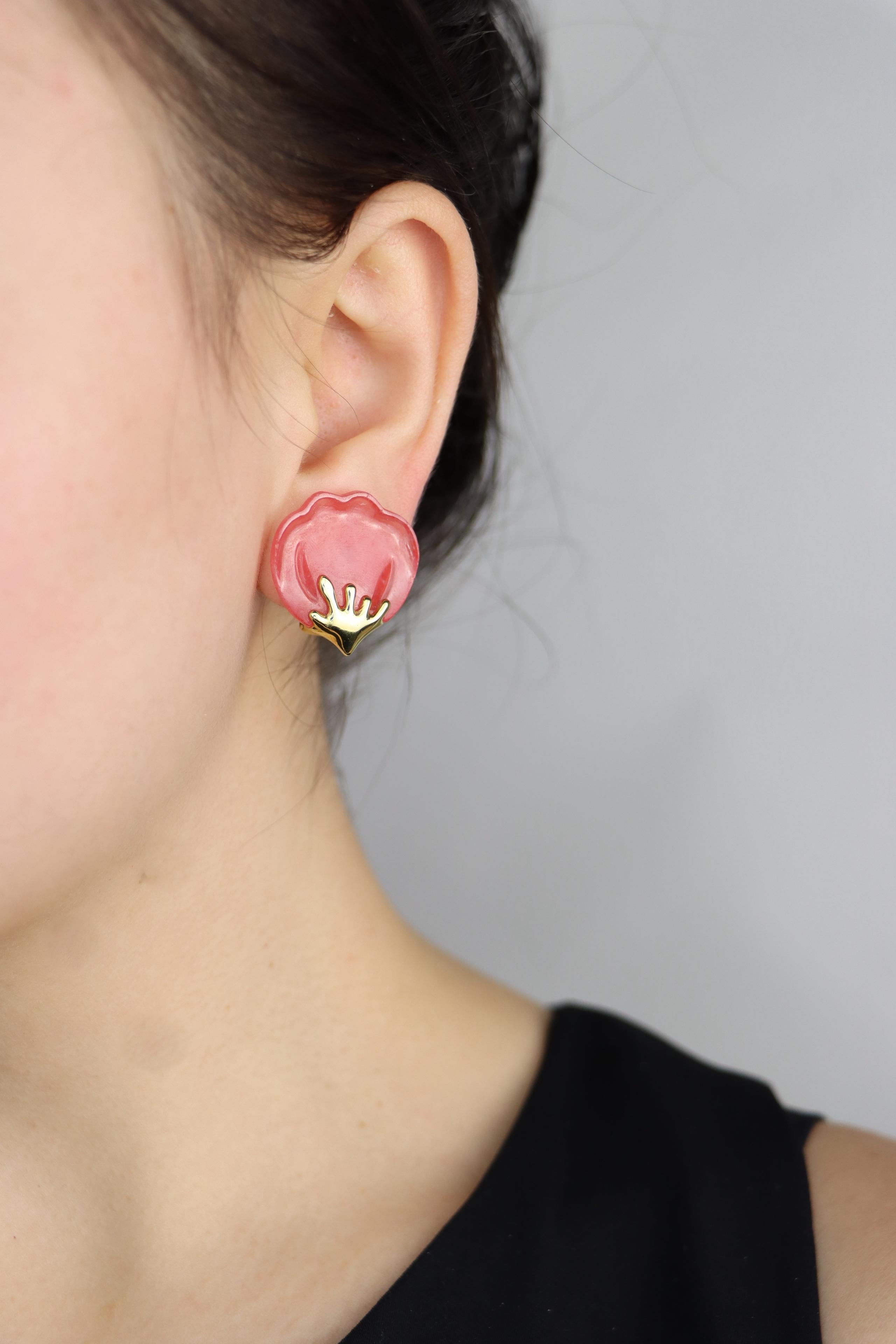Tiffany & Co. 18K Gold Pink Quartz Tulip Earrings

Marked:
T&Co
18K

Approximate Dimensions:
2.6 cm ( Length) 
2.3 cm (Width) 
15.0 grams in weight.