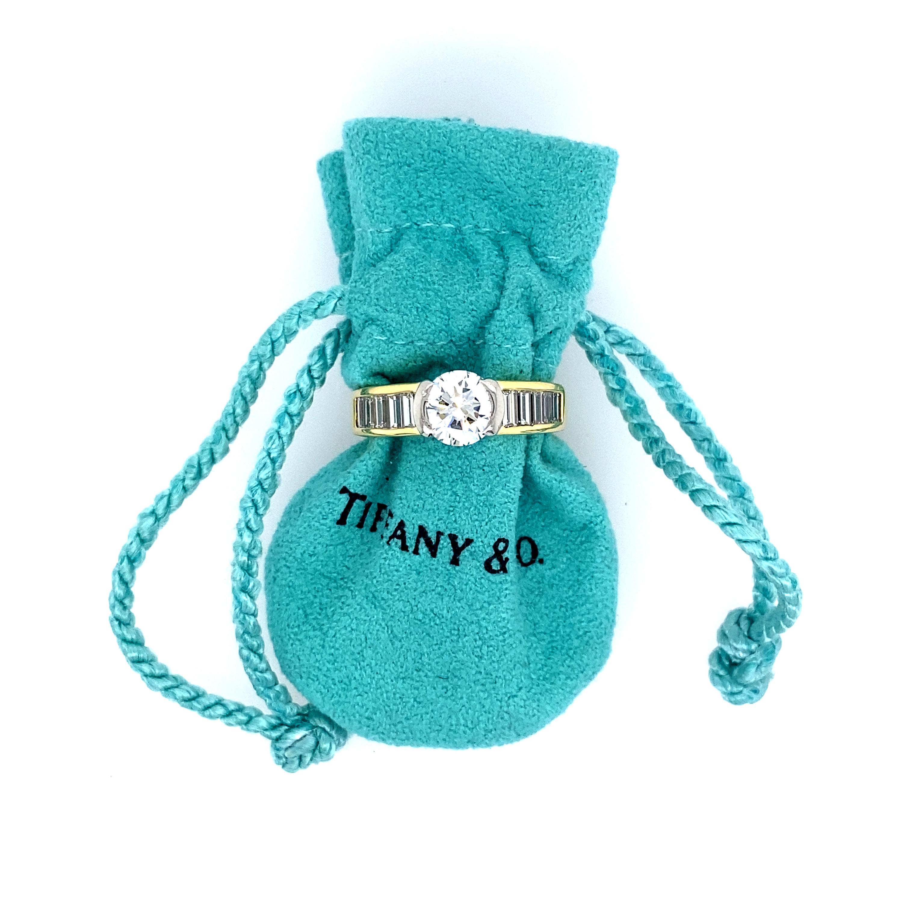 Bague Tiffany & Co. en or 18k, platine et diamants en vente 3