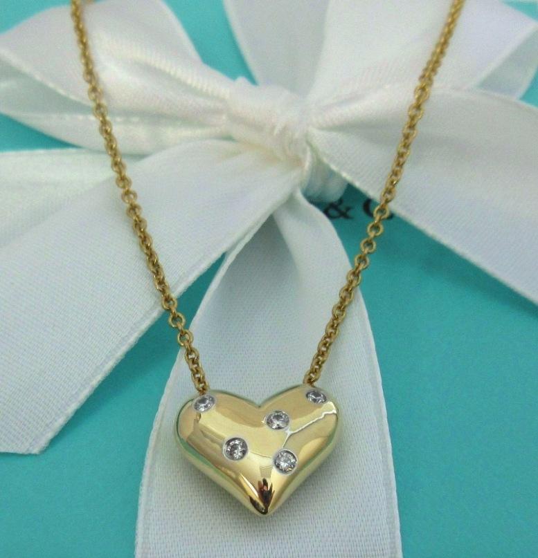 Round Cut Tiffany & Co. 18k Gold Platinum Etoile Five Diamonds Heart Pendant Necklace