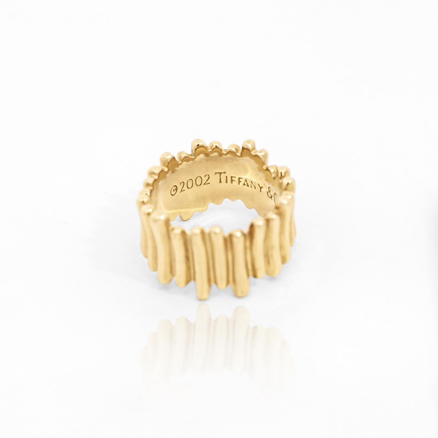 Women's Tiffany & Co. 18K Gold Ribbed Band Ring Circa 2002