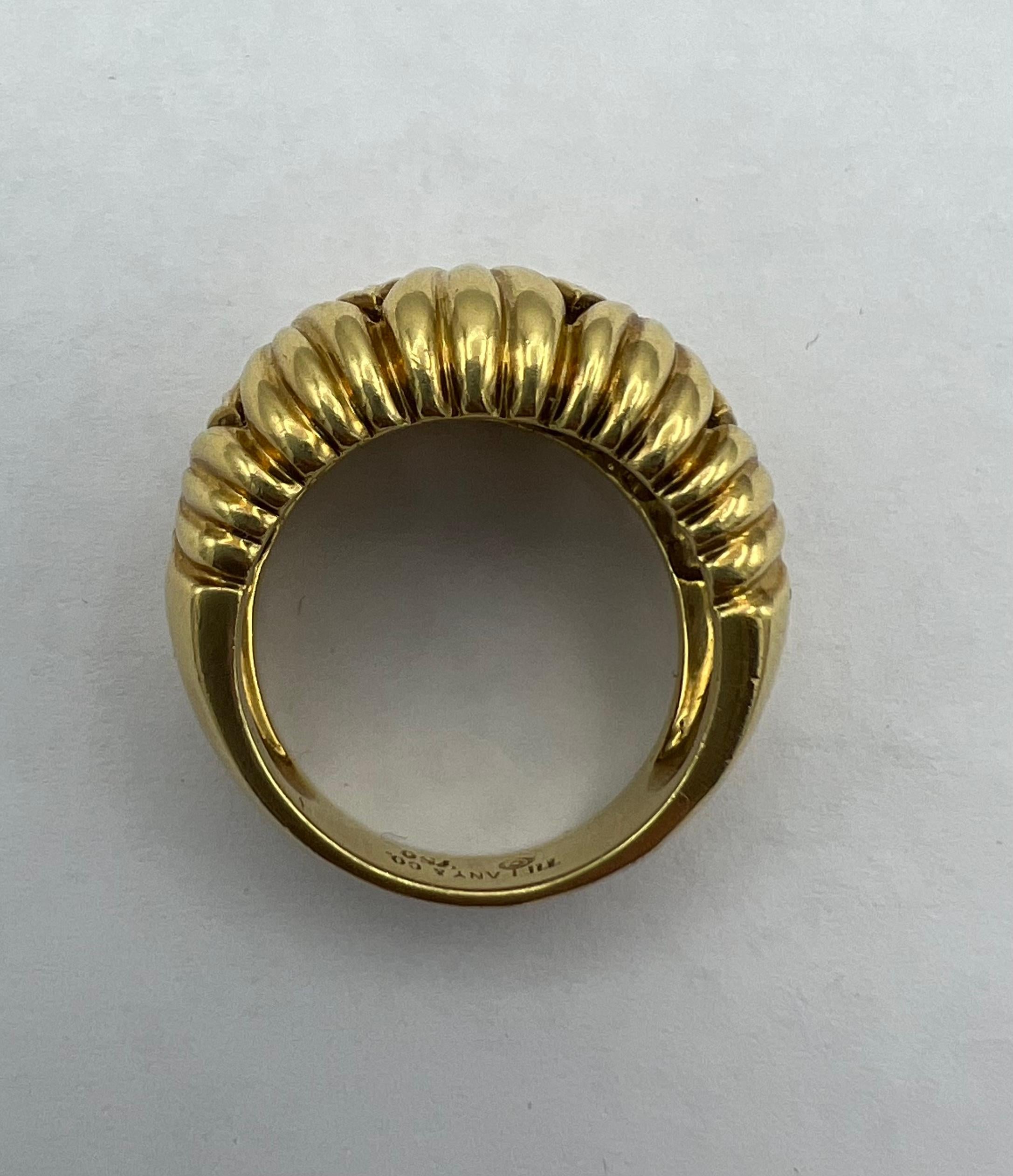 Tiffany & Co. Bague en or 18 carats à motif côtelé en vente 1