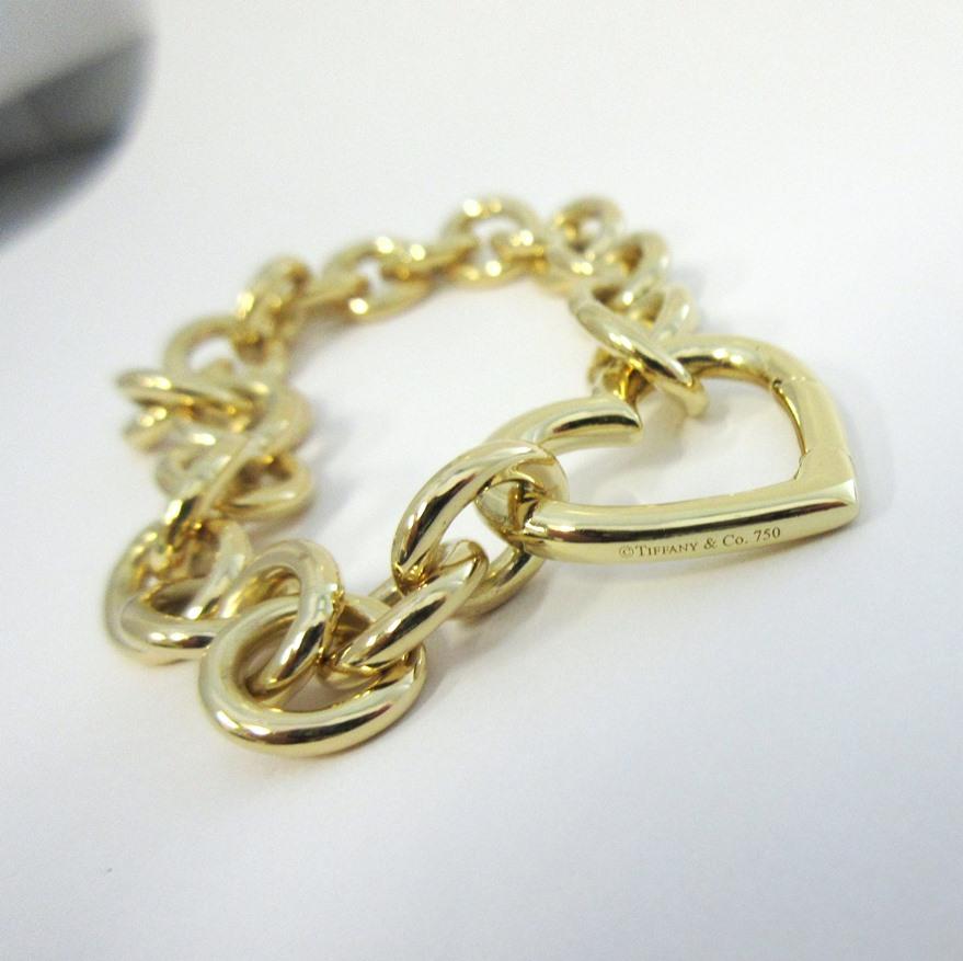 Women's TIFFANY & Co. 18K Gold Round Link Heart Clasp Bracelet 7