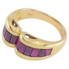 Bague Tiffany & Co. en or 18 carats avec rubis en taille baguette et anneau incurvé, taille 5,5