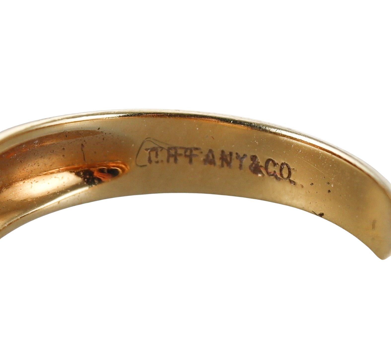 Set di anelli impilabili con rubino e zaffiro in oro 18k di Tiffany & Co. In condizioni ottime in vendita a New York, NY